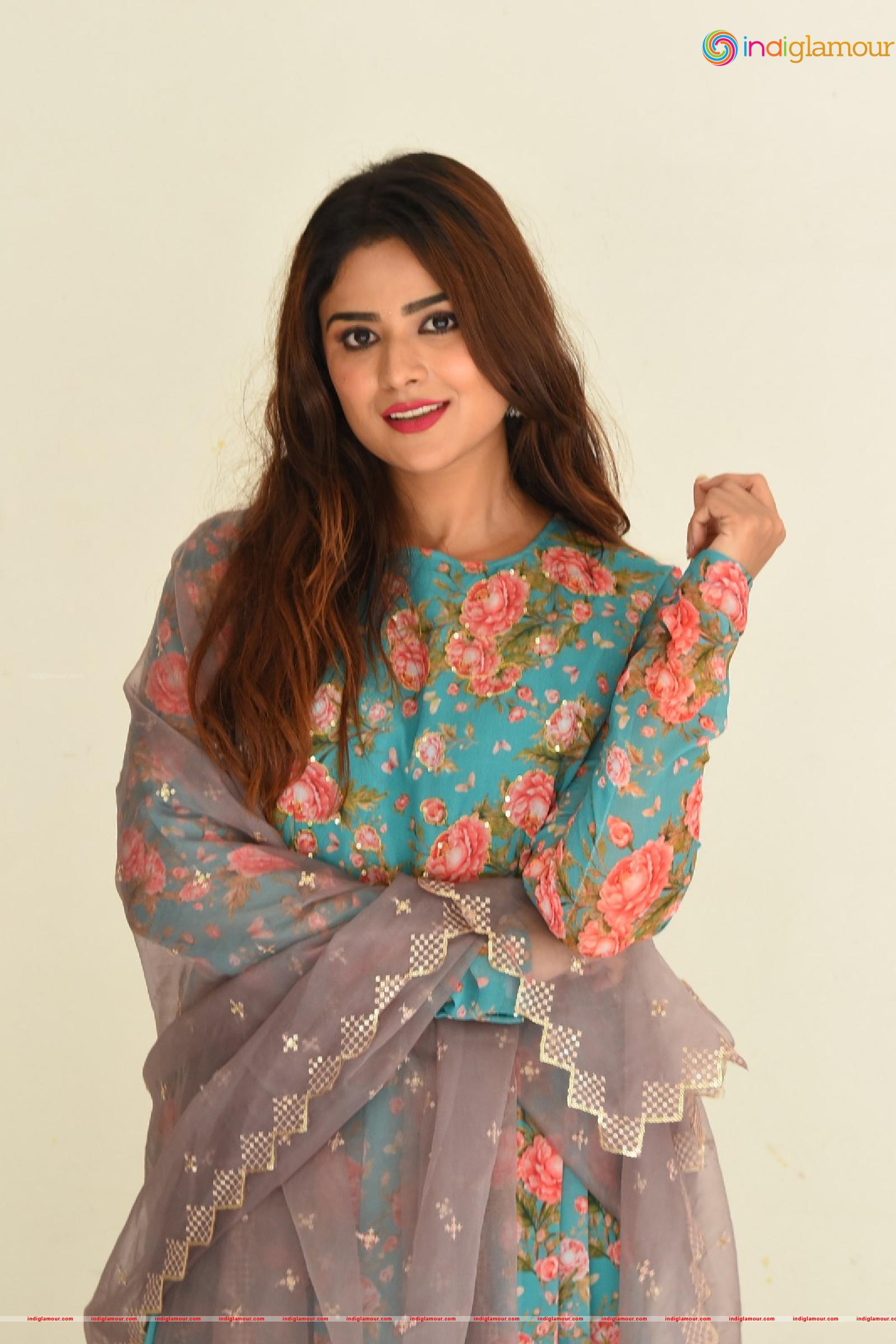 Priyanka Sharma Actress hd photo