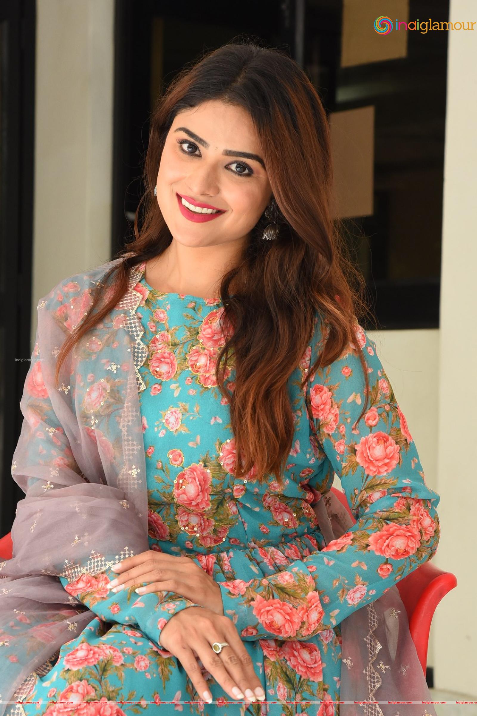 Priyanka Sharma Actress hd photo