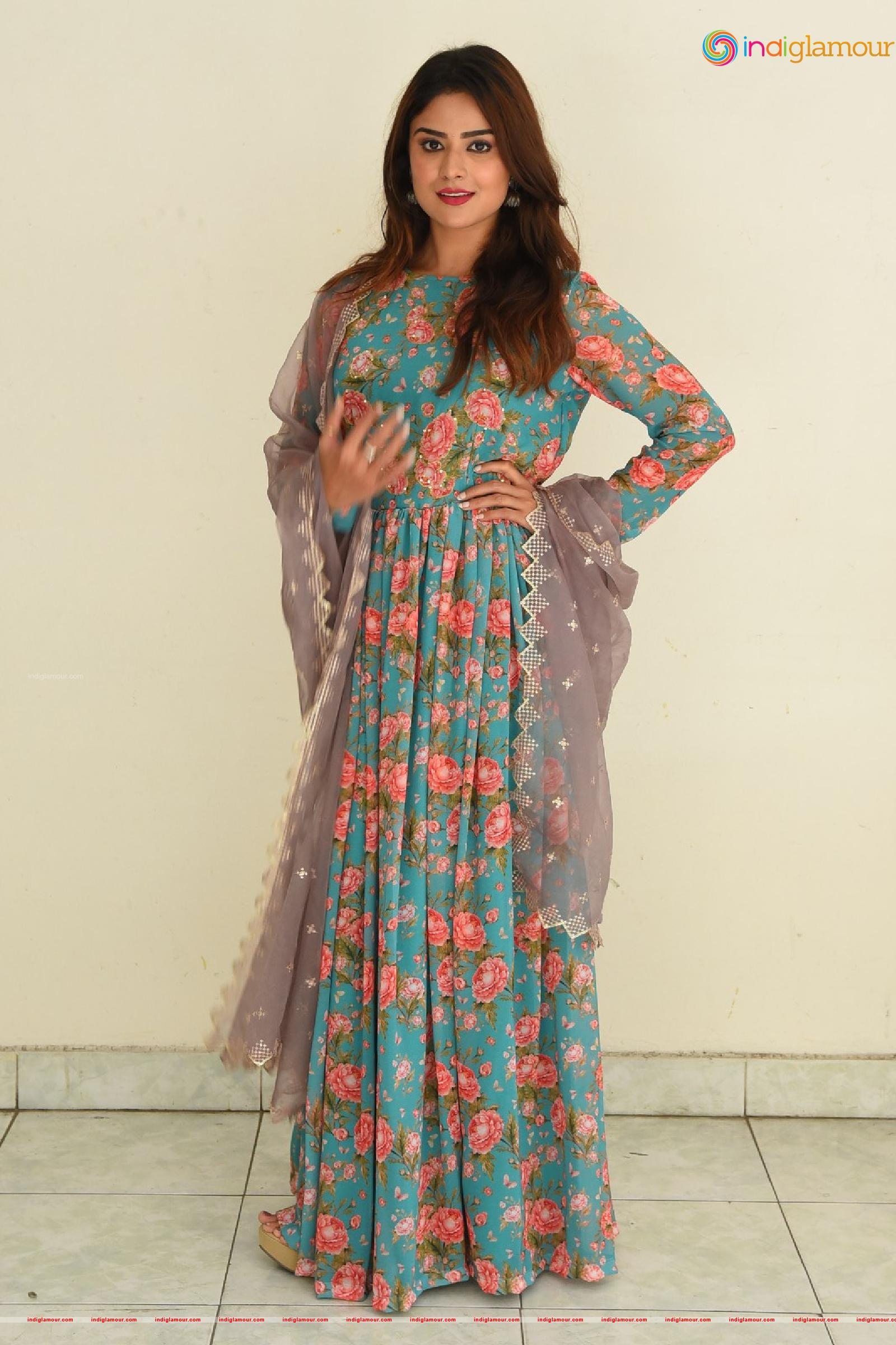 Priyanka Sharma Actress hd photo