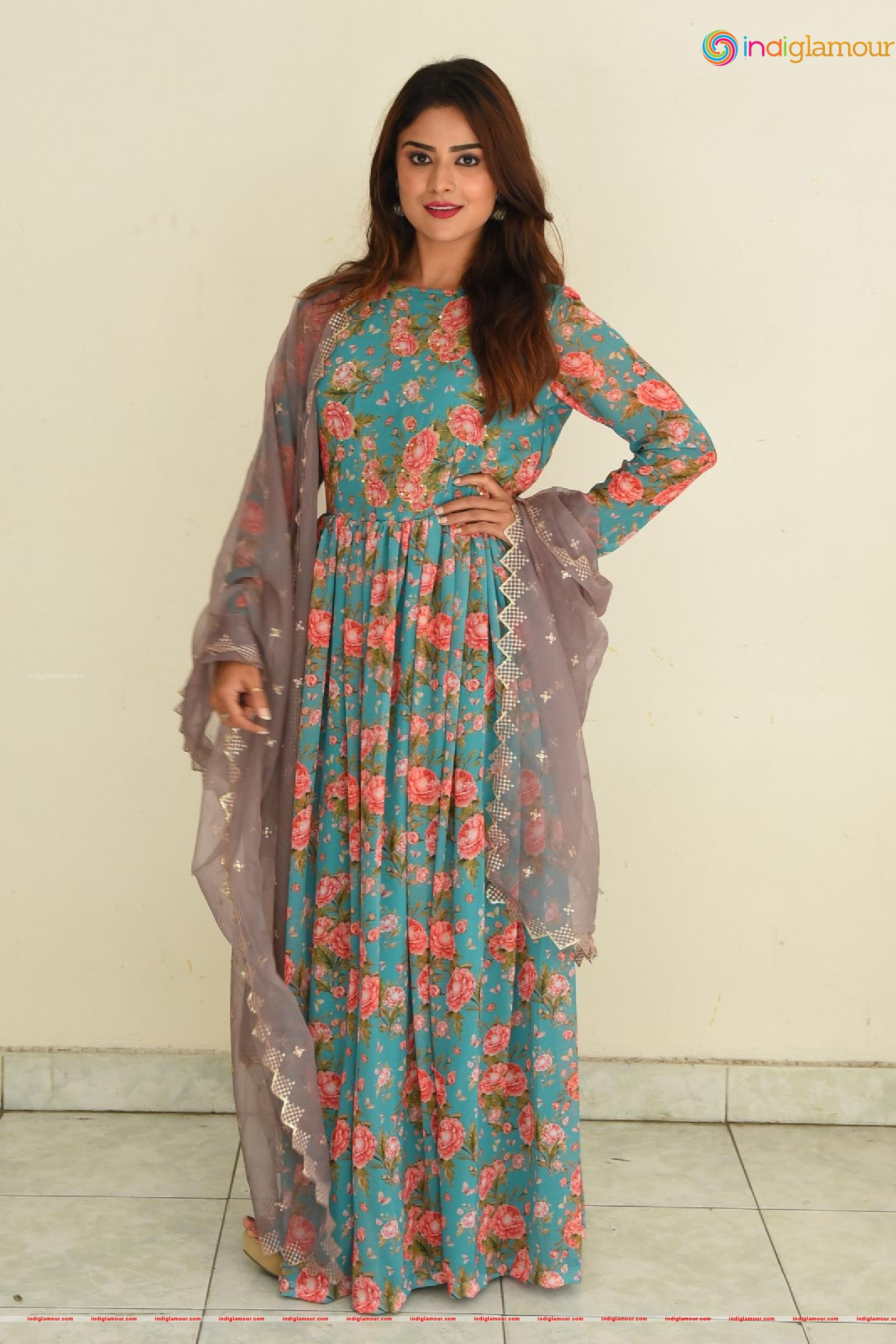 Priyanka Sharma Actress hd photo