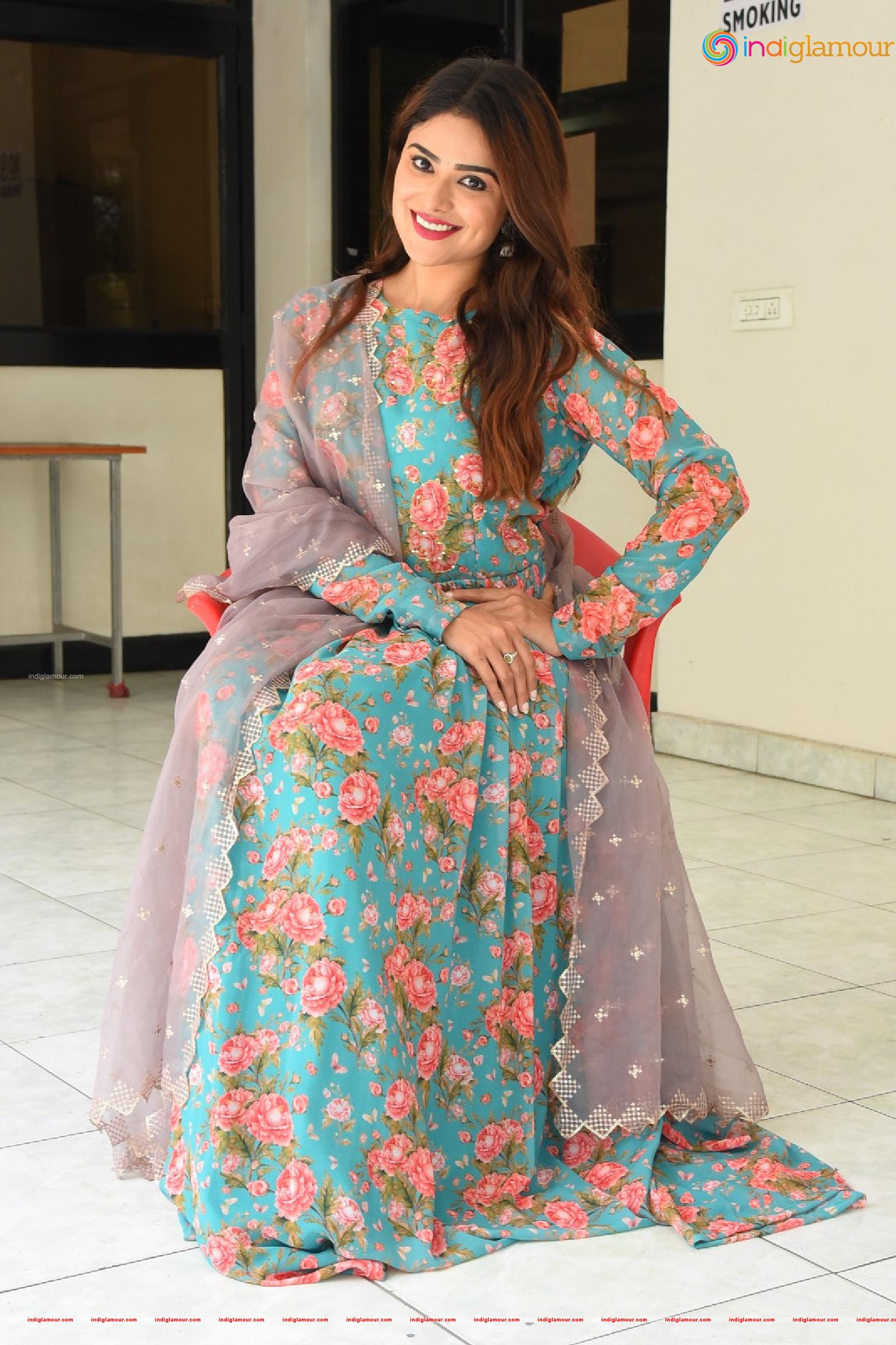 Priyanka Sharma Actress hd photo