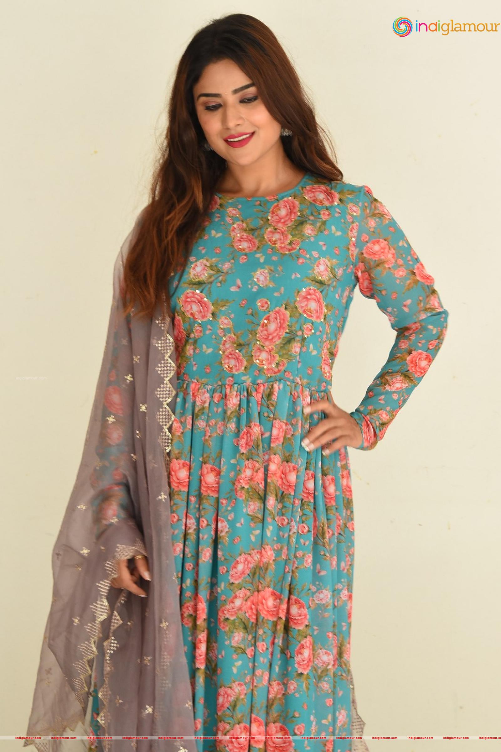 Priyanka Sharma Actress hd photo