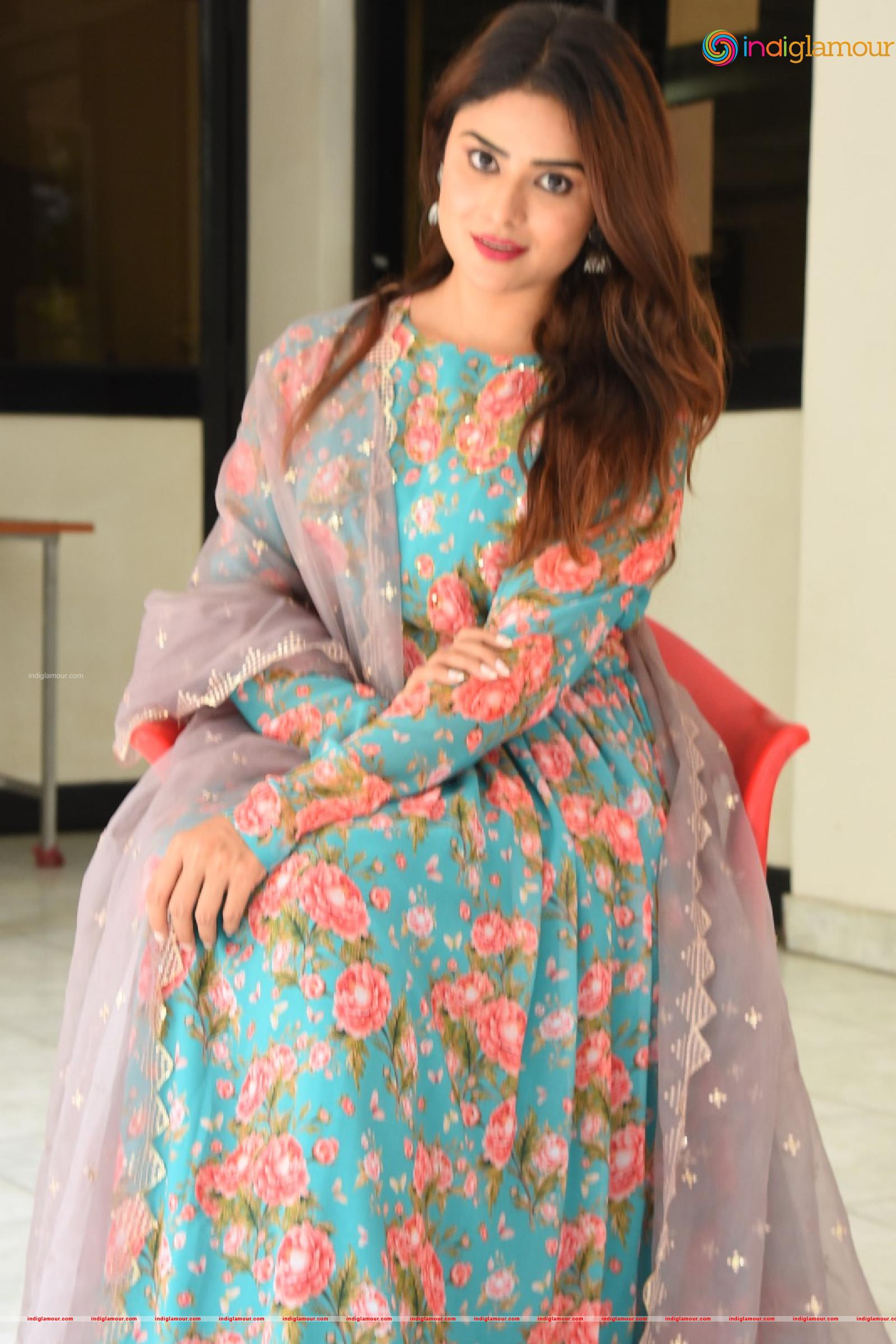 Priyanka Sharma Actress hd photo