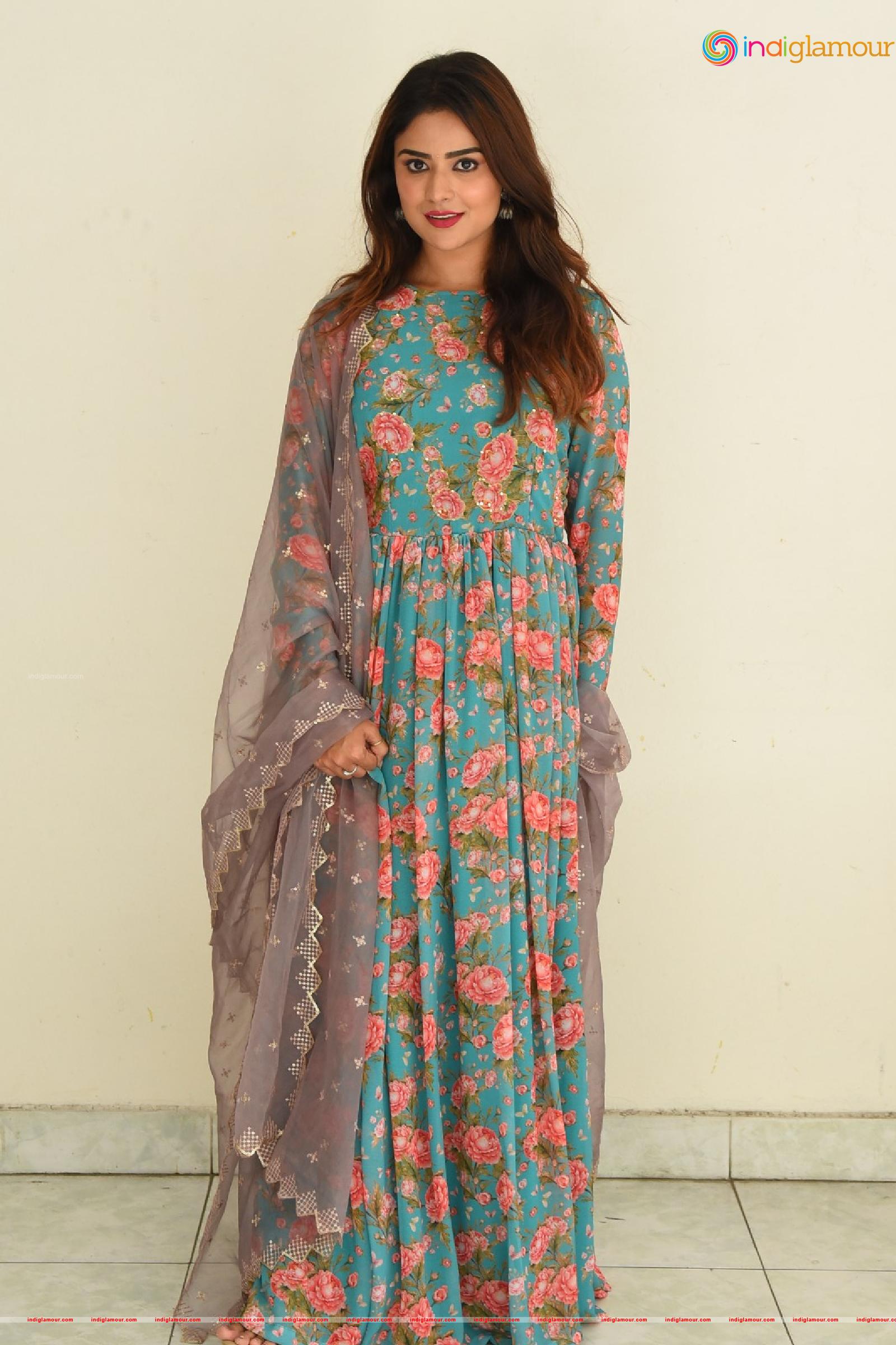 Priyanka Sharma Actress hd photo