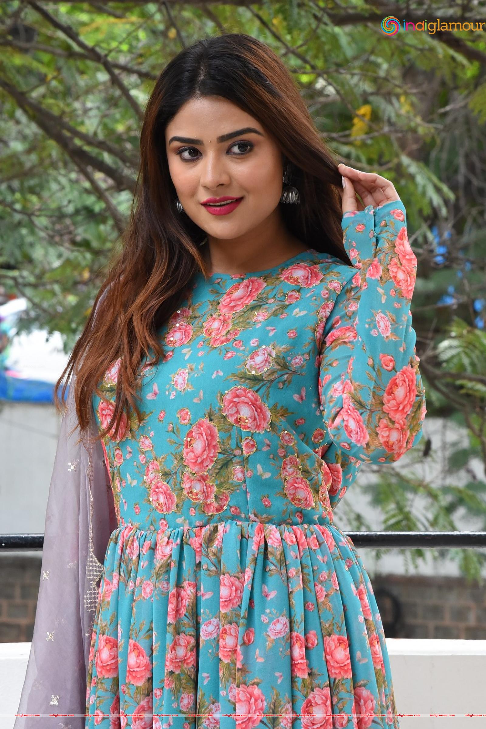 Priyanka Sharma Actress hd photo