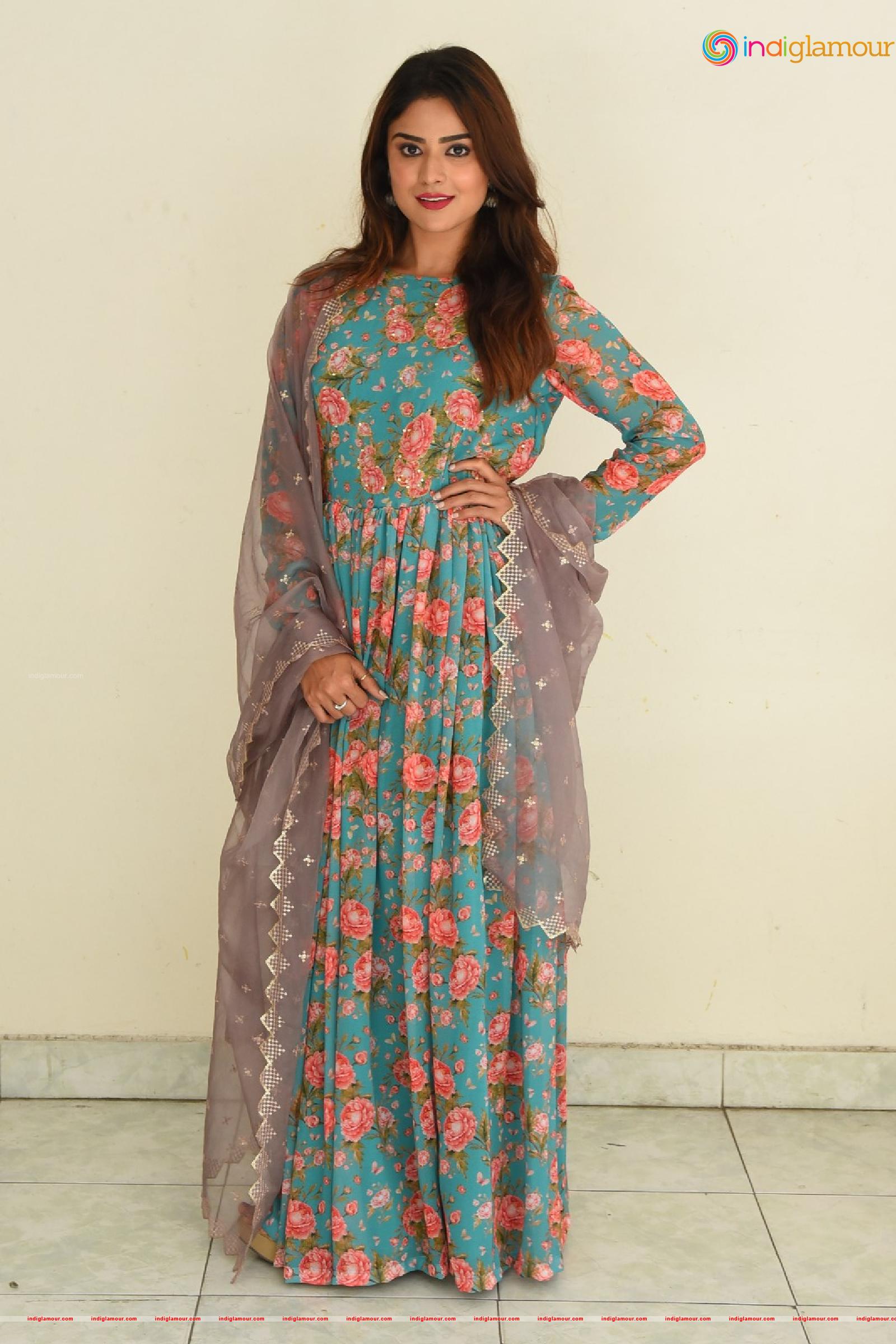 Priyanka Sharma Actress hd photo