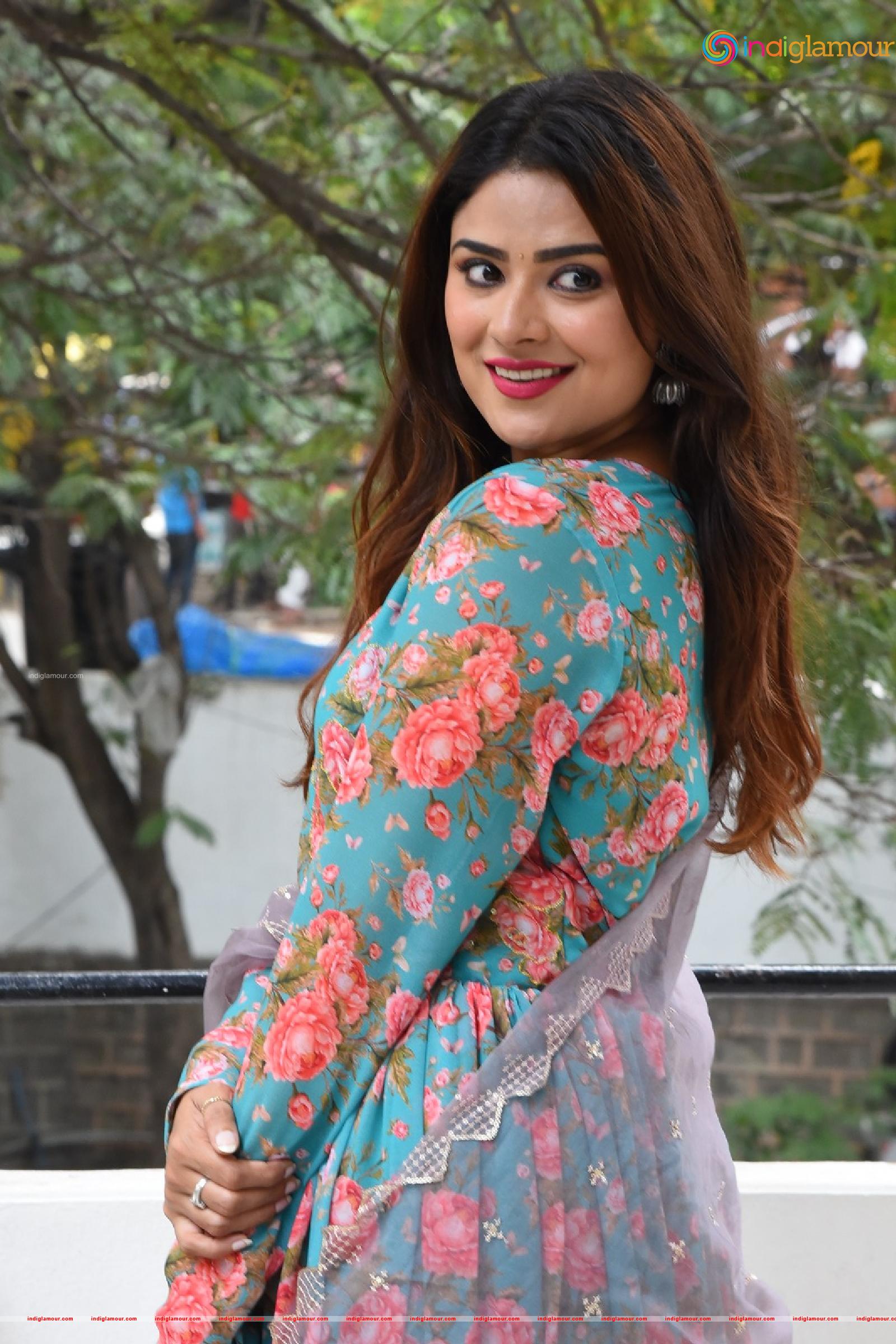 Priyanka Sharma Actress hd photo