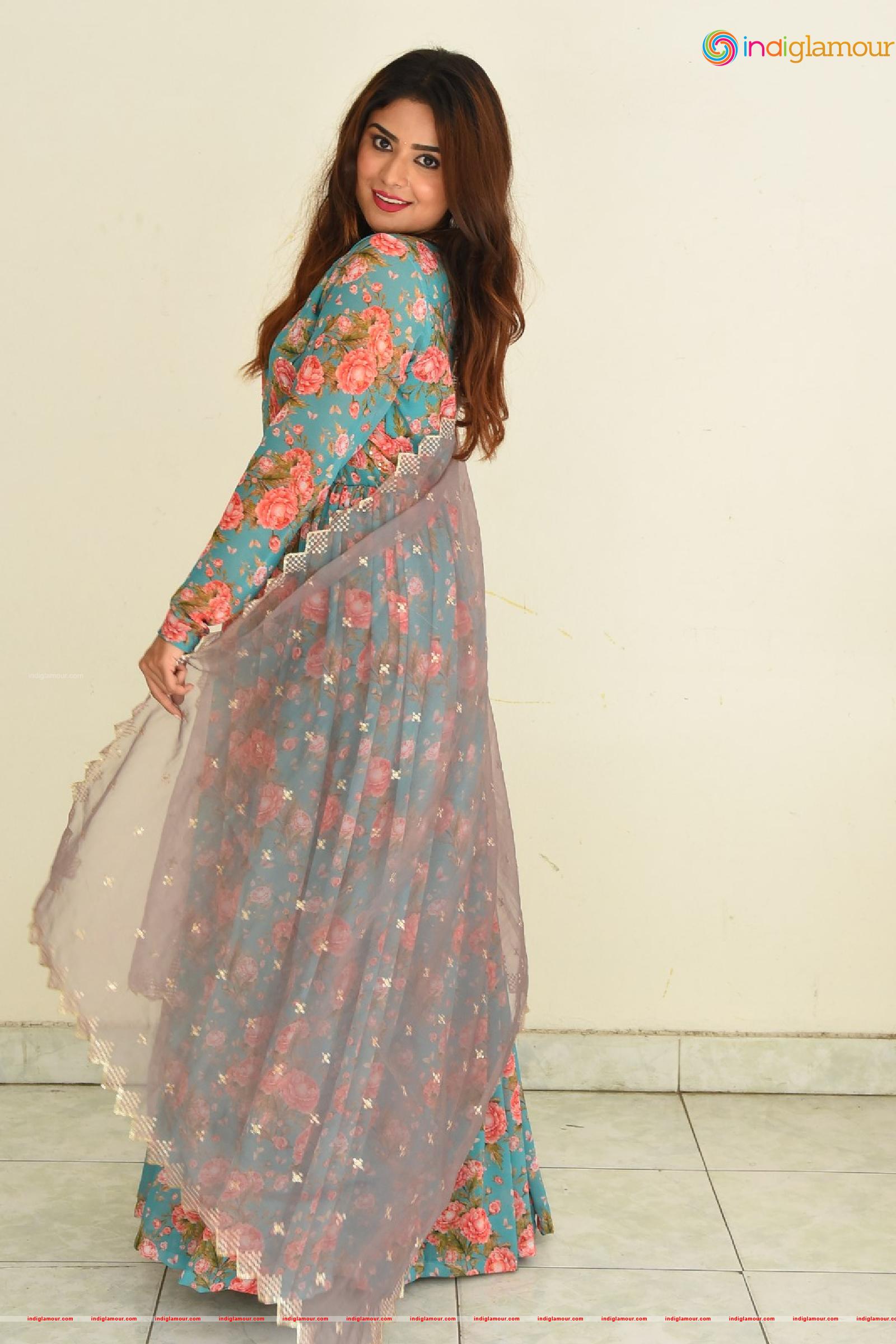 Priyanka Sharma Actress hd photo