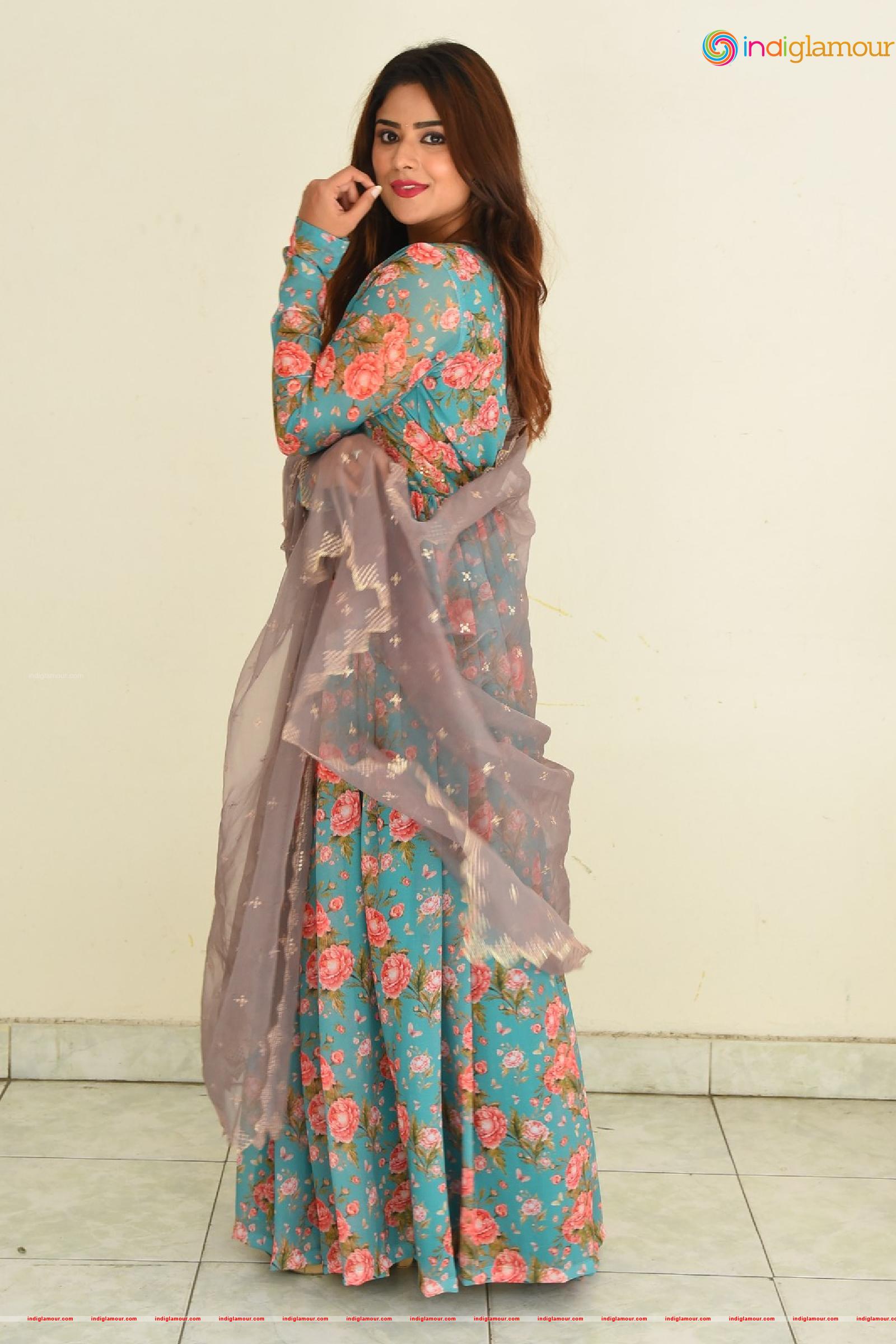 Priyanka Sharma Actress hd photo