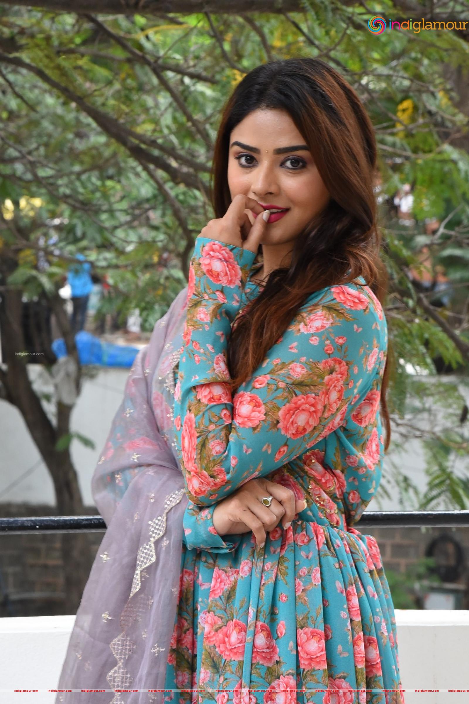 Priyanka Sharma Actress hd photo