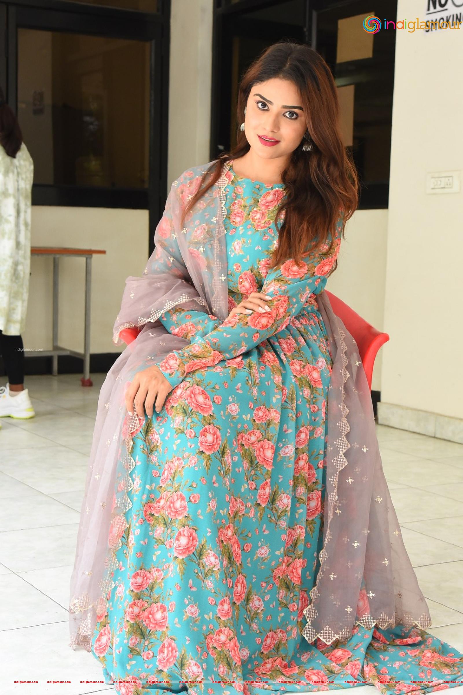 Priyanka Sharma Actress hd photo