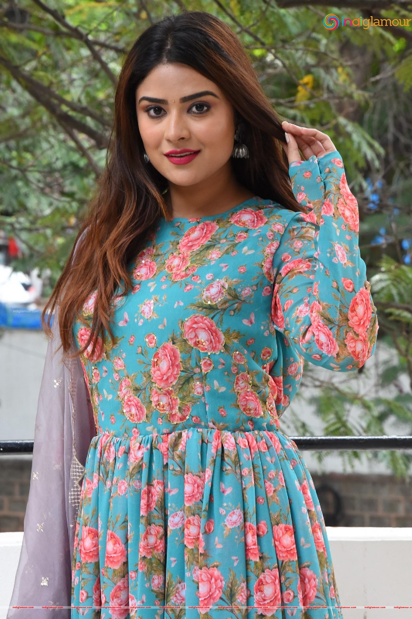 Priyanka Sharma Actress hd photo