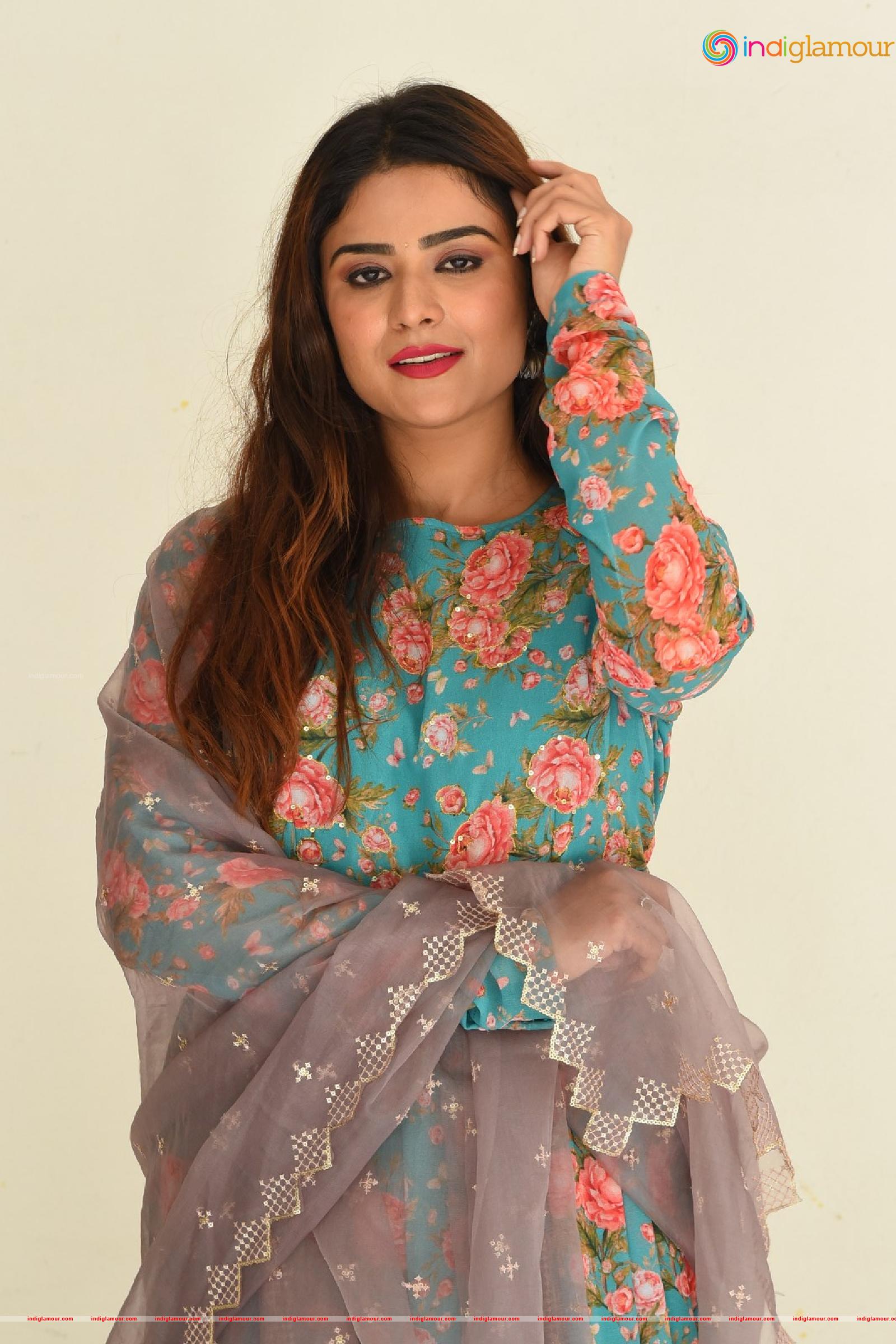 Priyanka Sharma Actress hd photo
