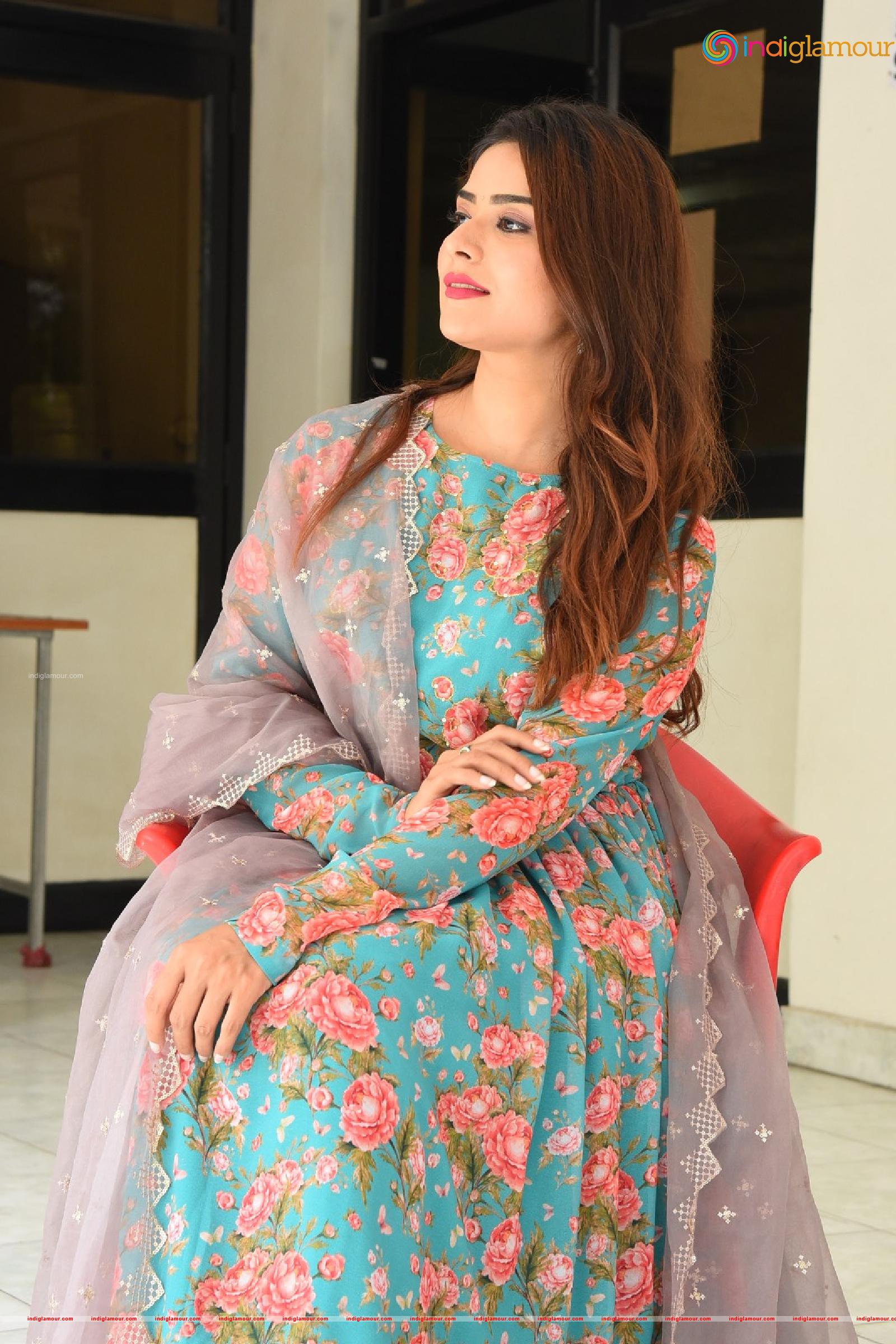 Priyanka Sharma Actress hd photo