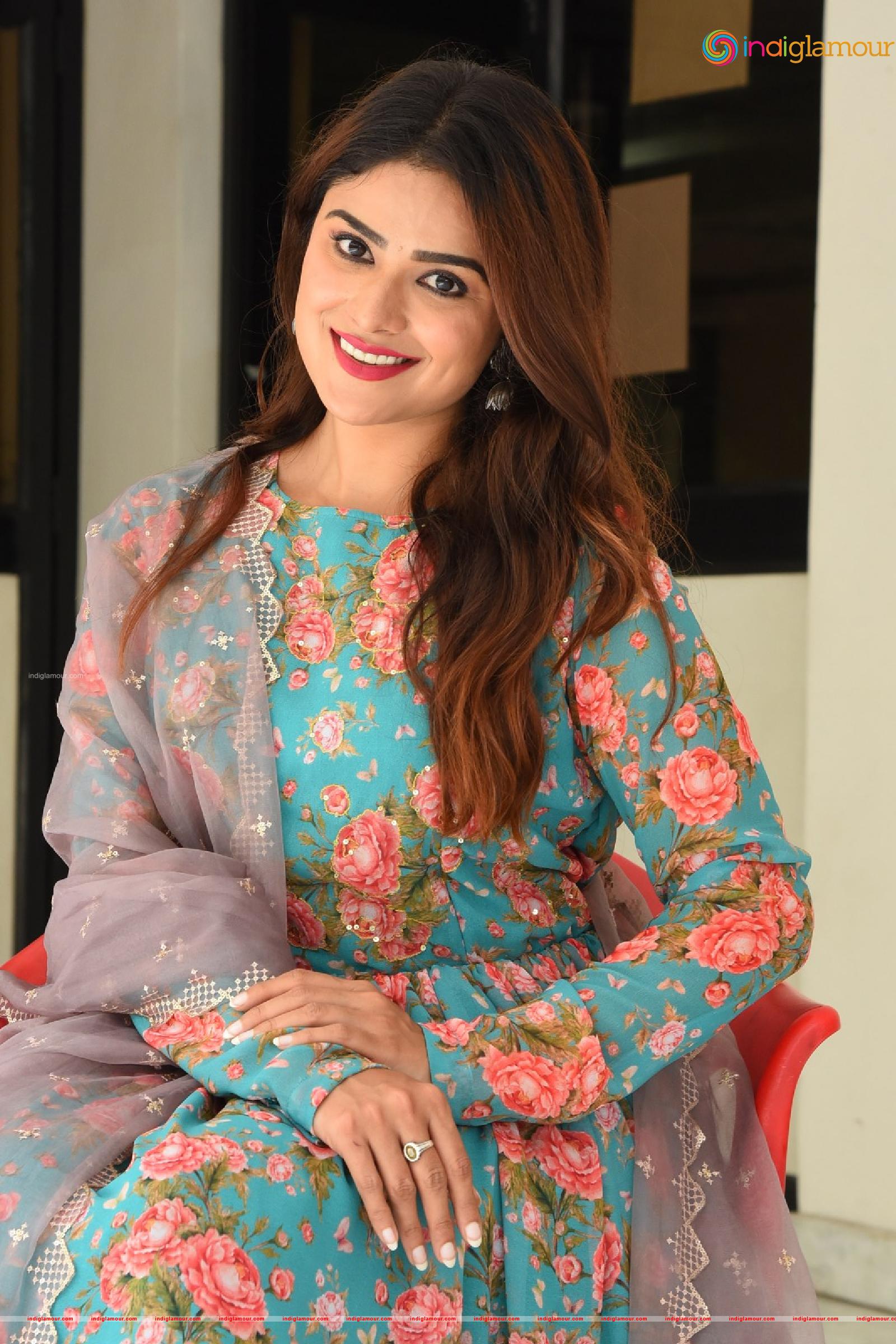 Priyanka Sharma Actress hd photo