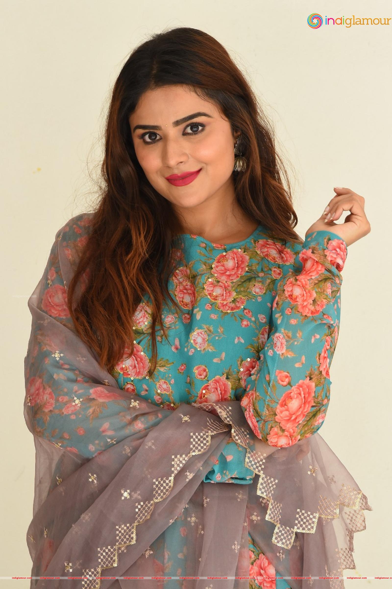 Priyanka Sharma Actress hd photo