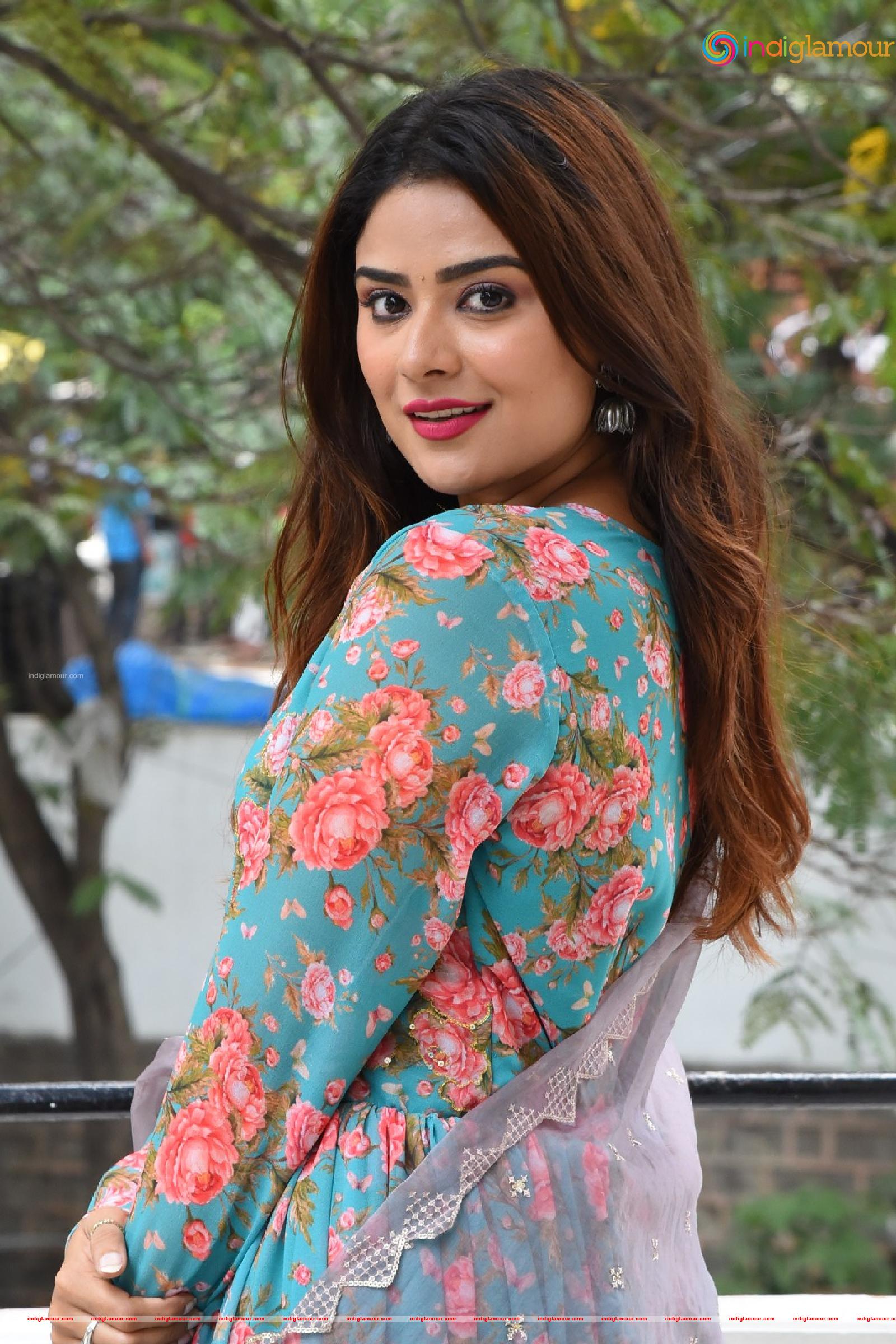 Priyanka Sharma Actress hd photo