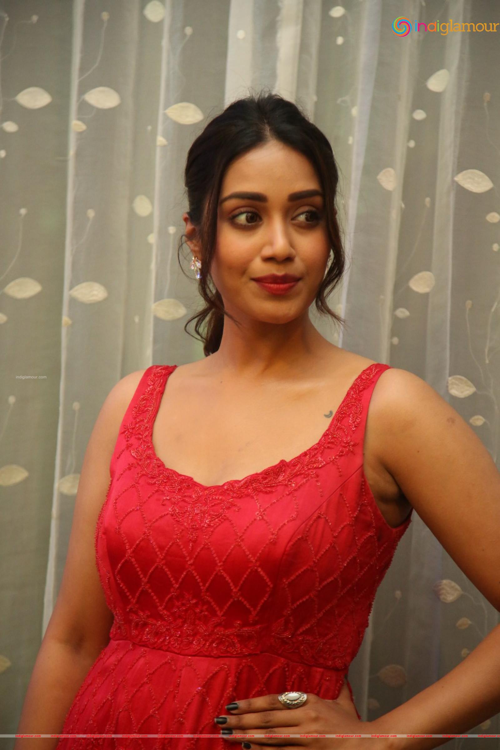 Nivetha Pethuraj Actress hd photo