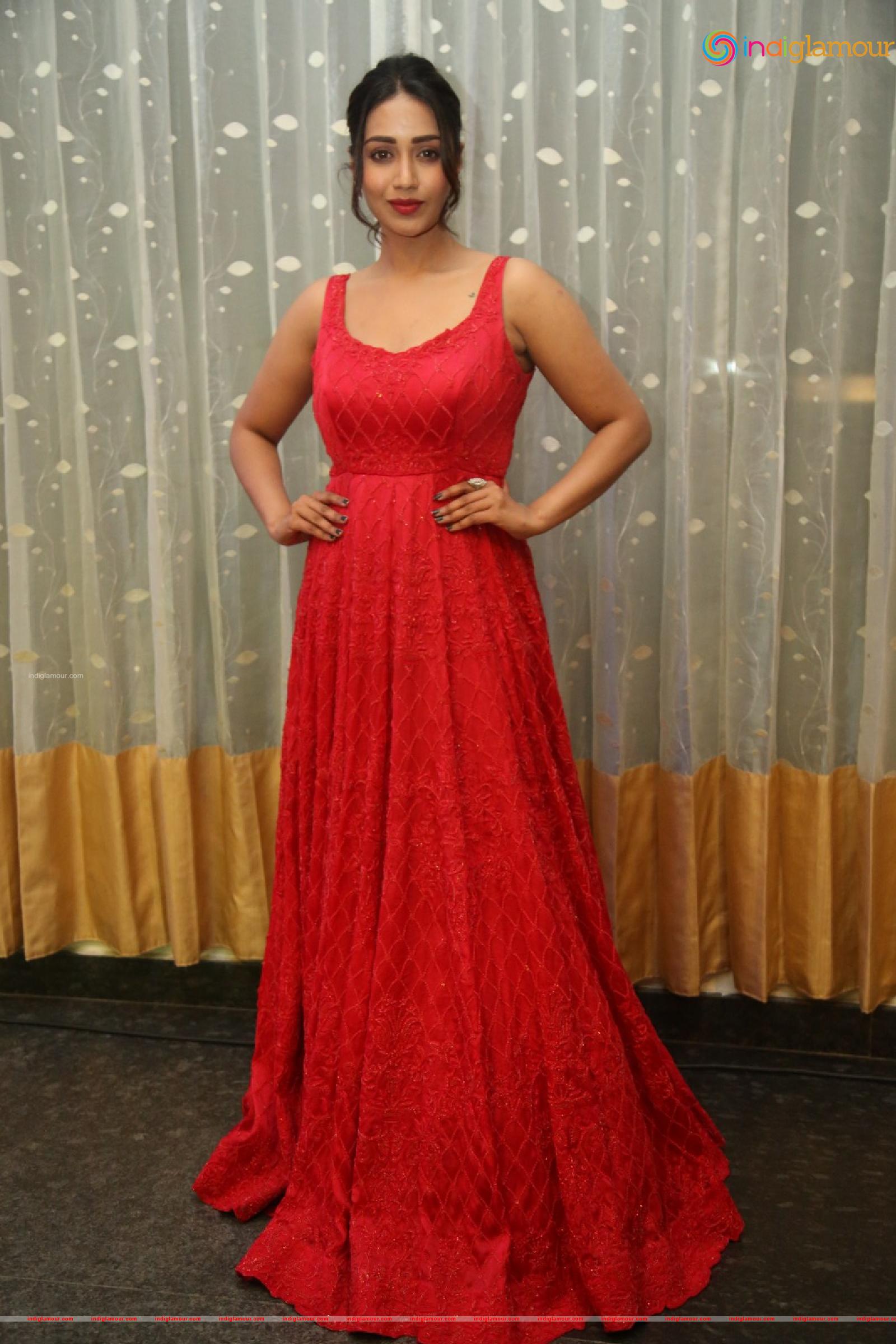 Nivetha Pethuraj Actress hd photo