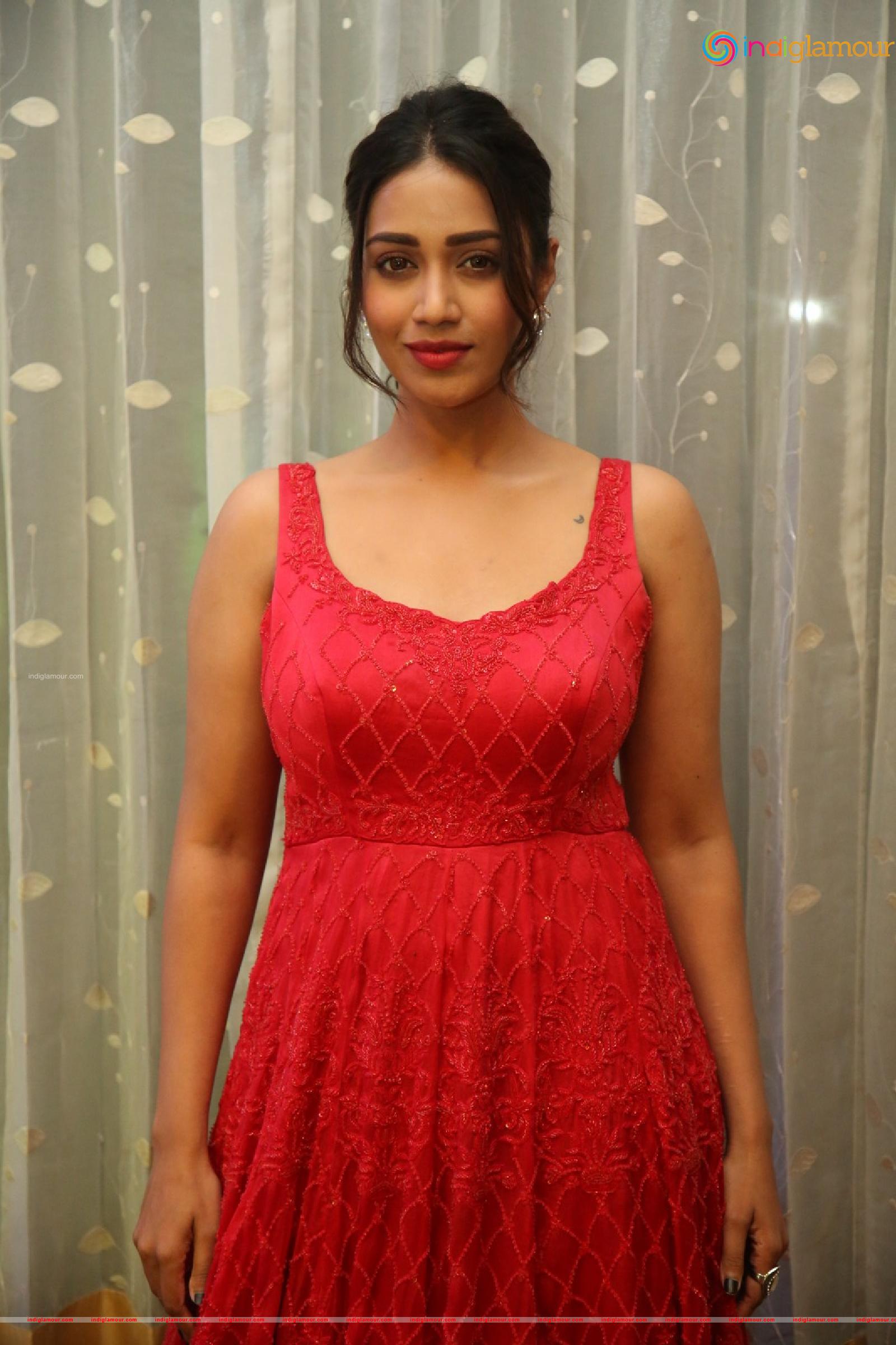 Nivetha Pethuraj Actress hd photo