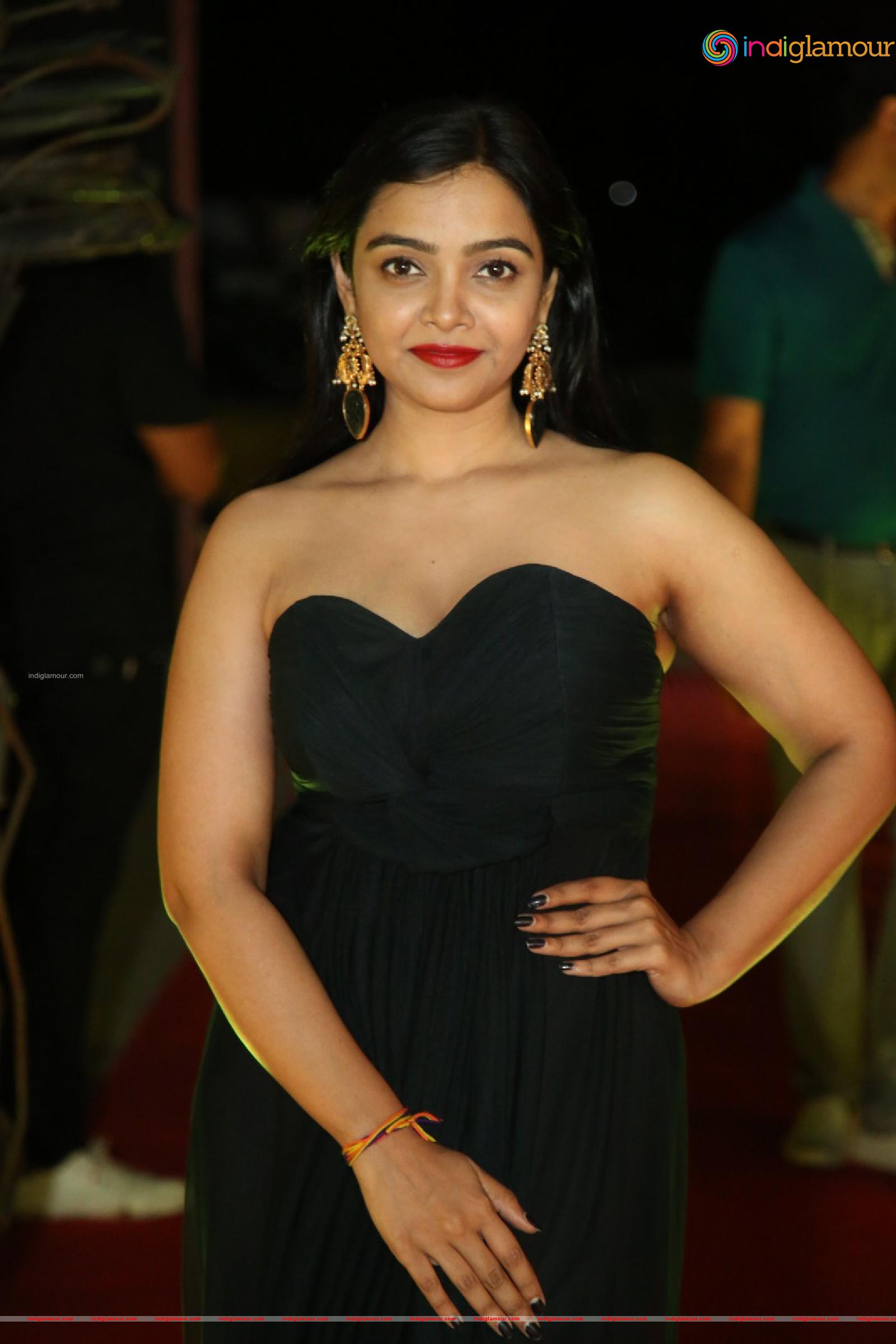 Nithya Shetty Actress hd photo