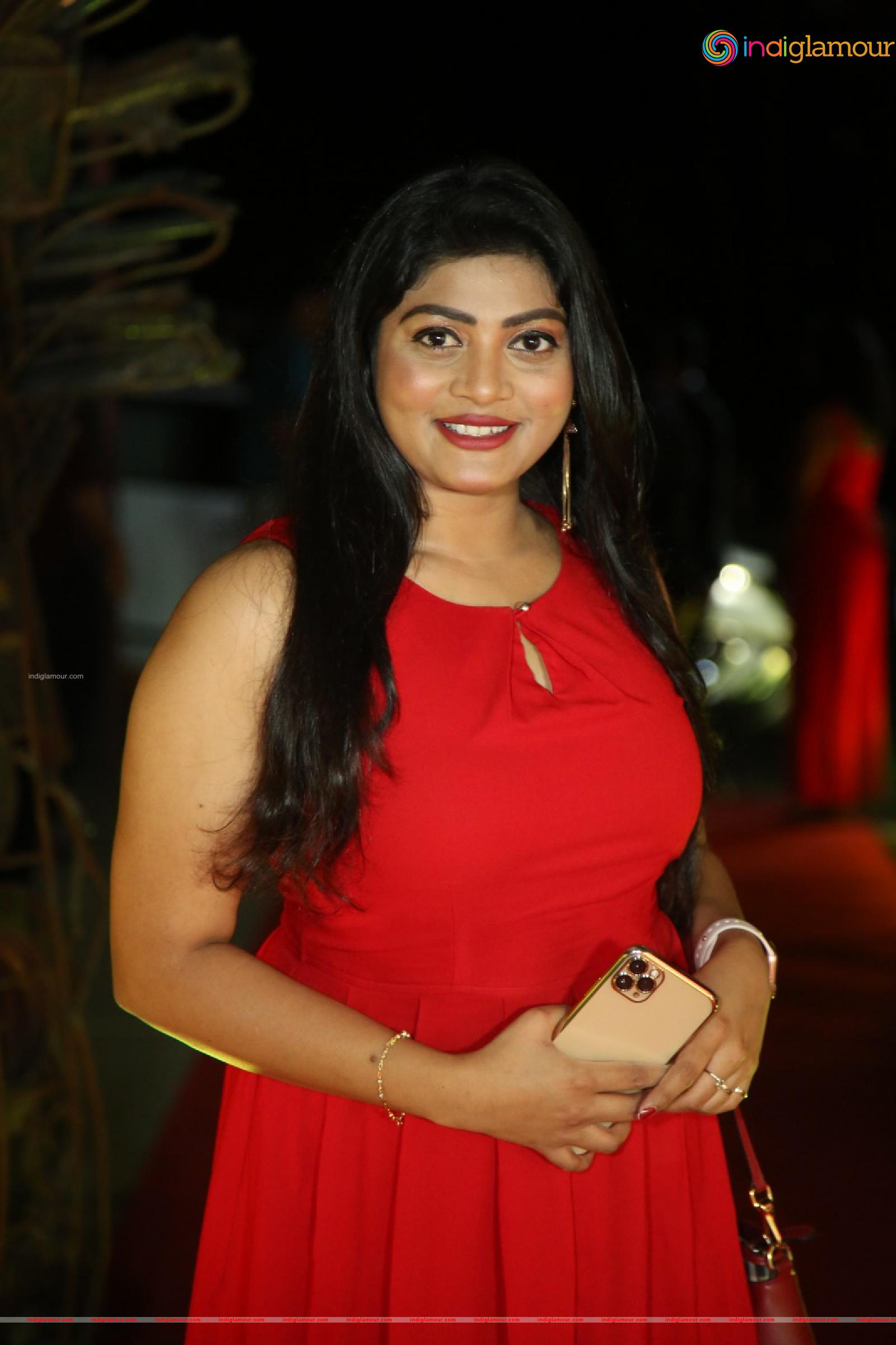 Sowmya Actress hd photo