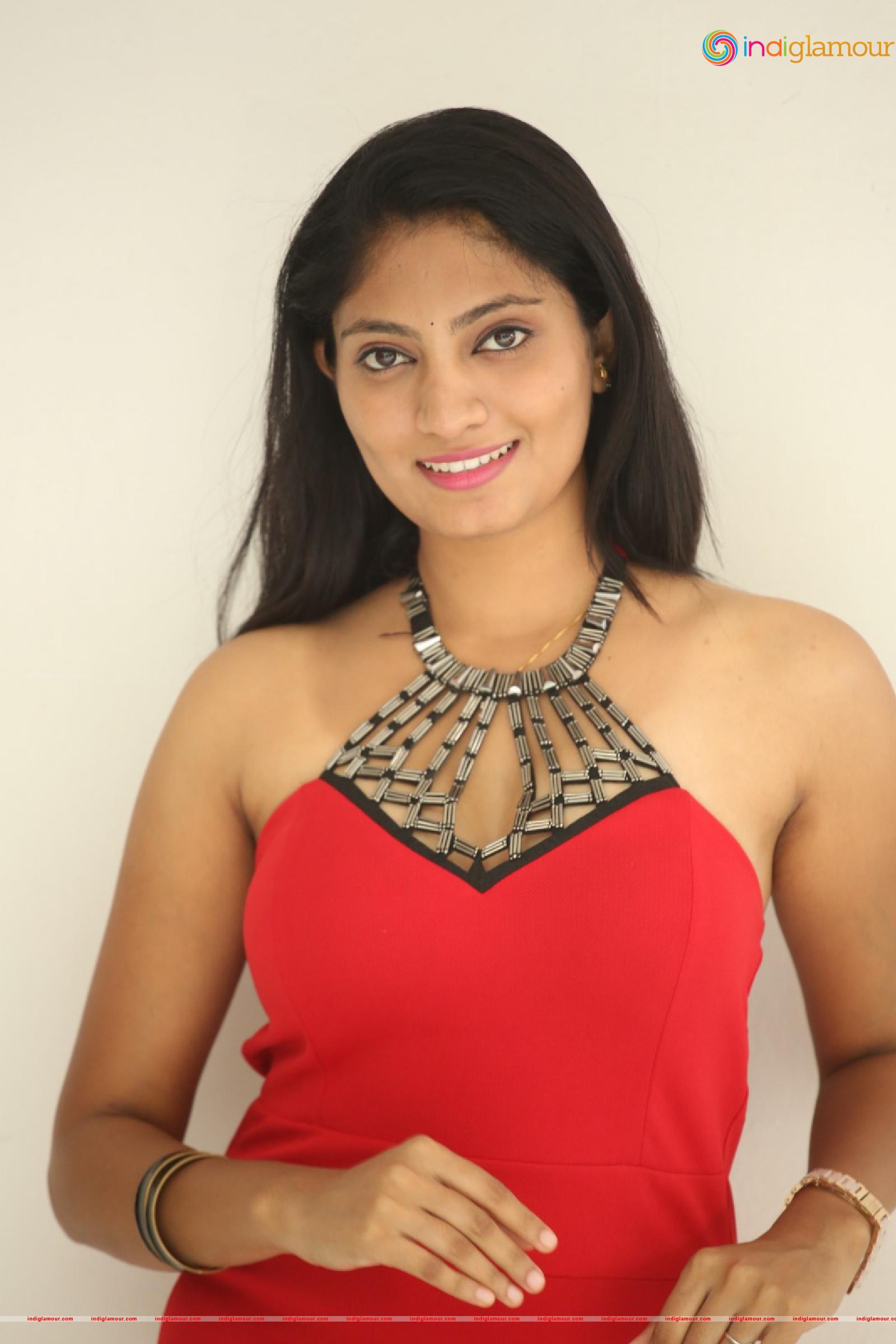 Gehana Actress hd photo