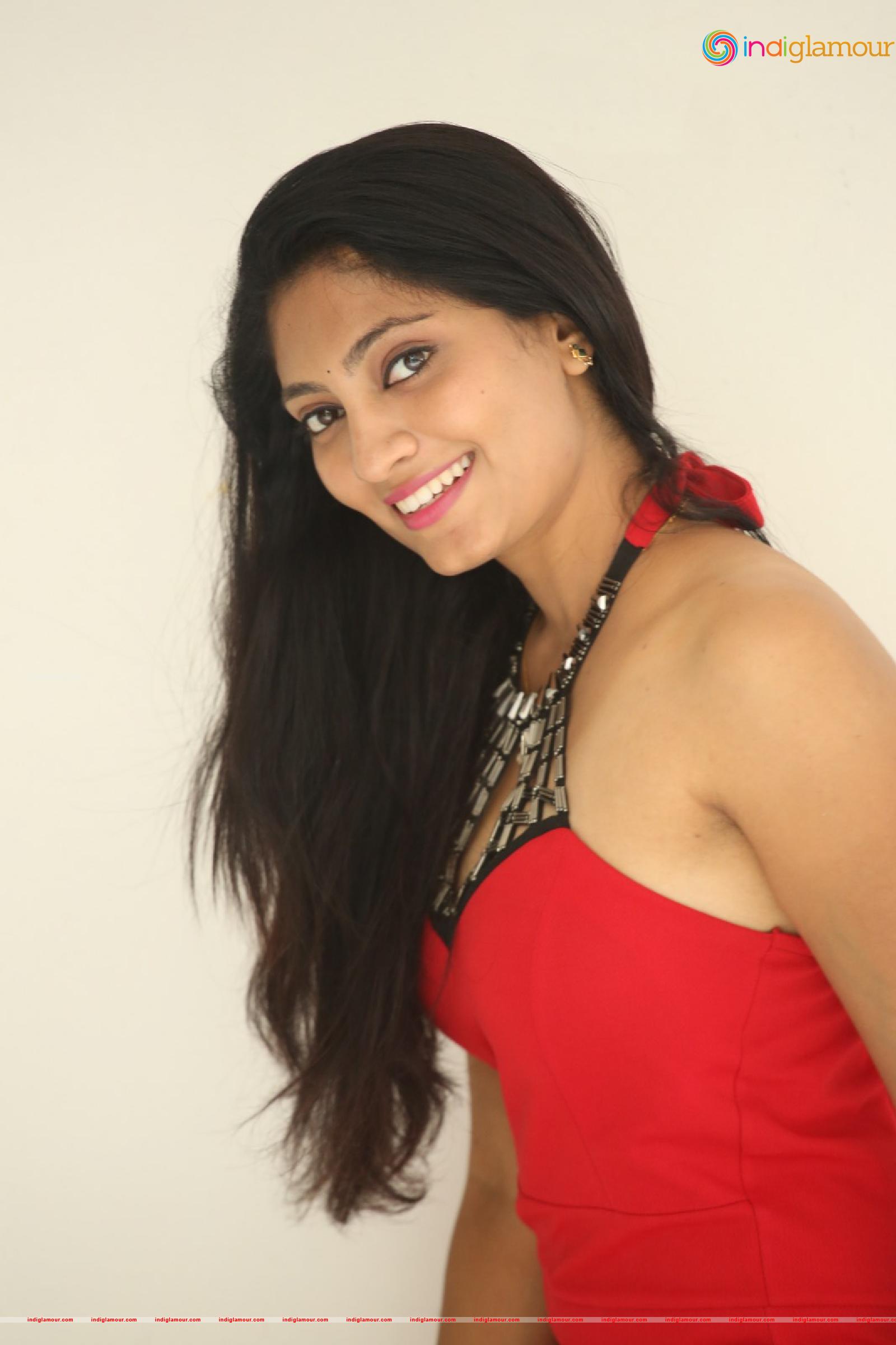 Gehana Actress hd photo