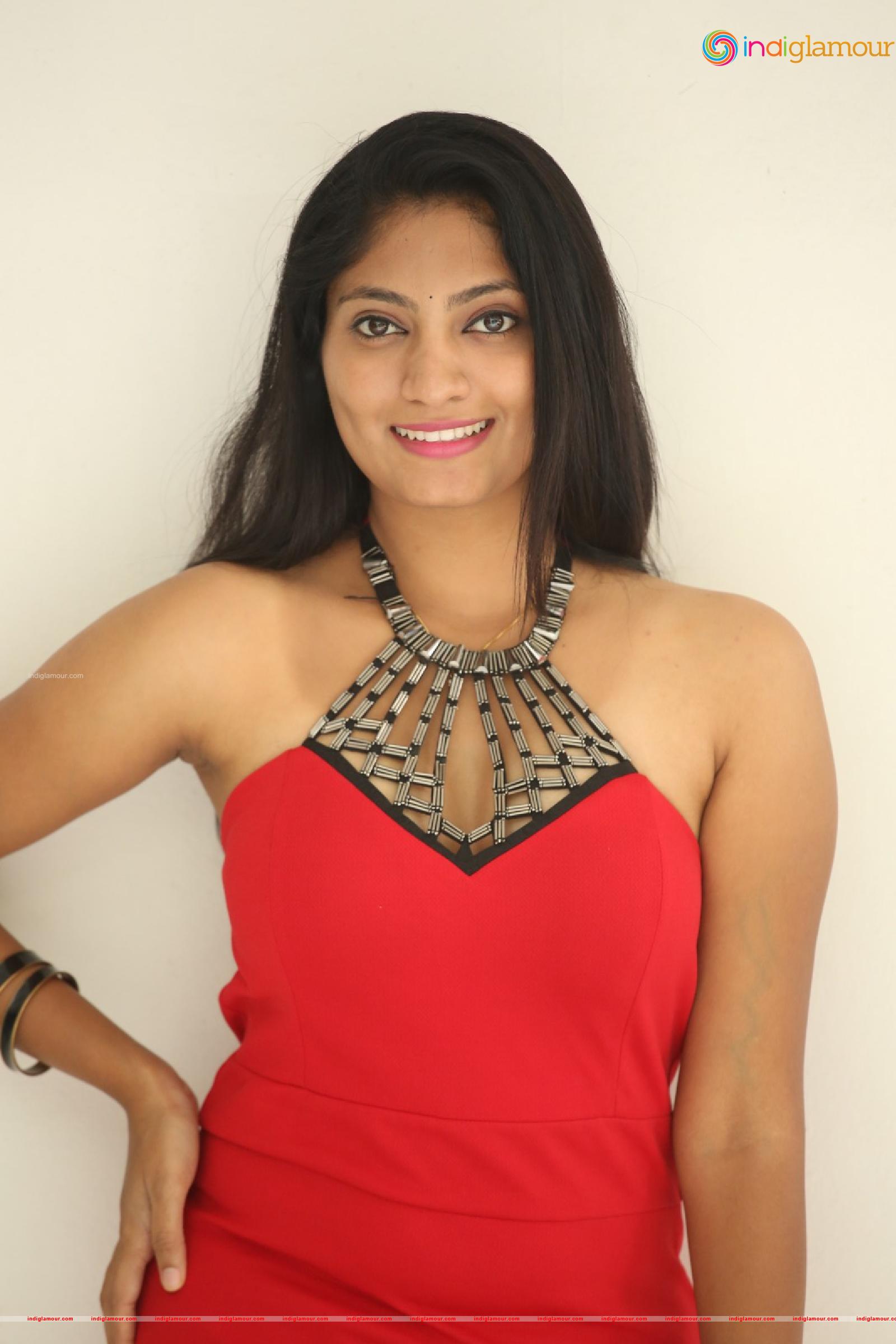 Gehana Actress hd photo