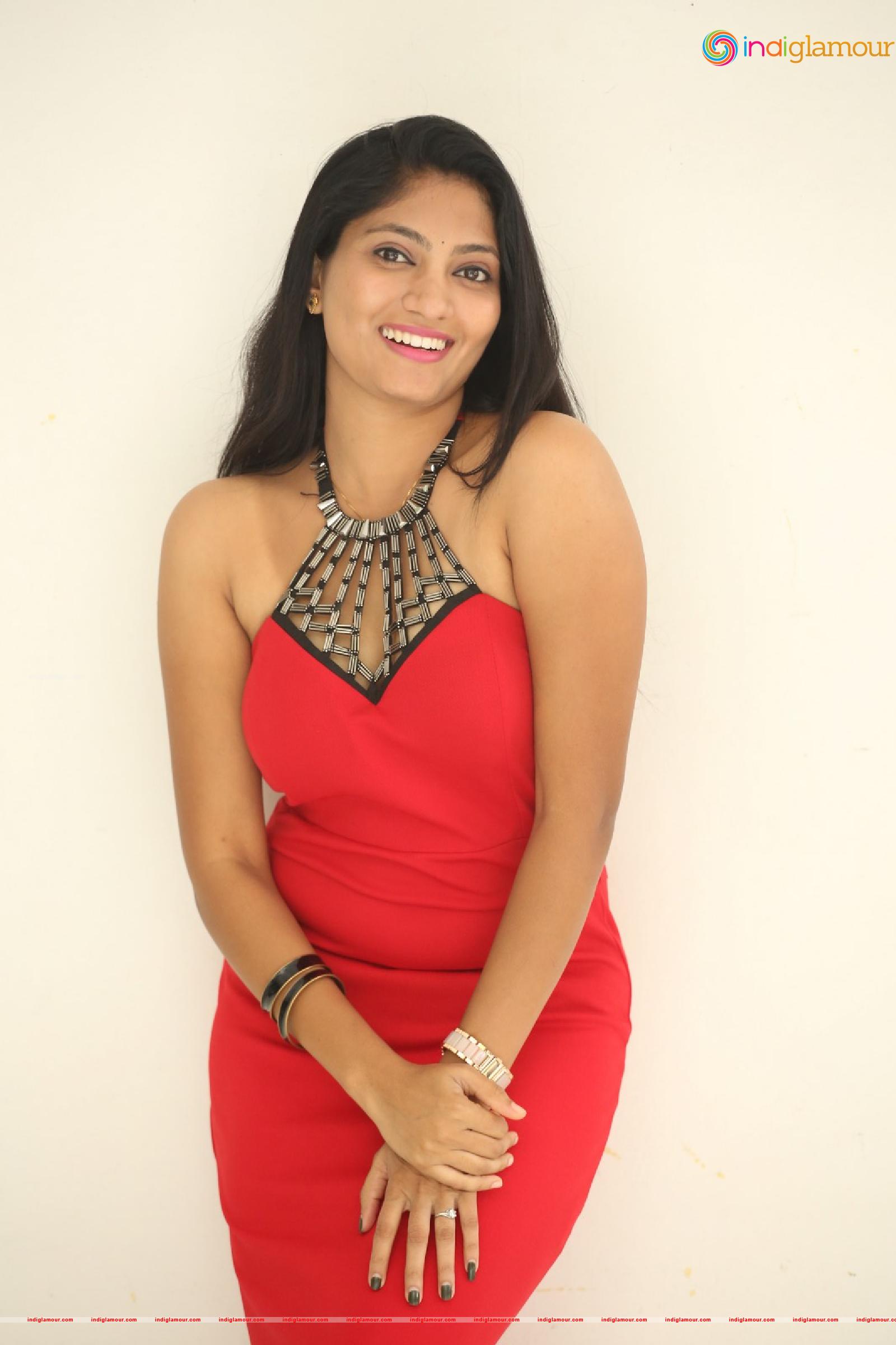 Gehana Actress hd photo