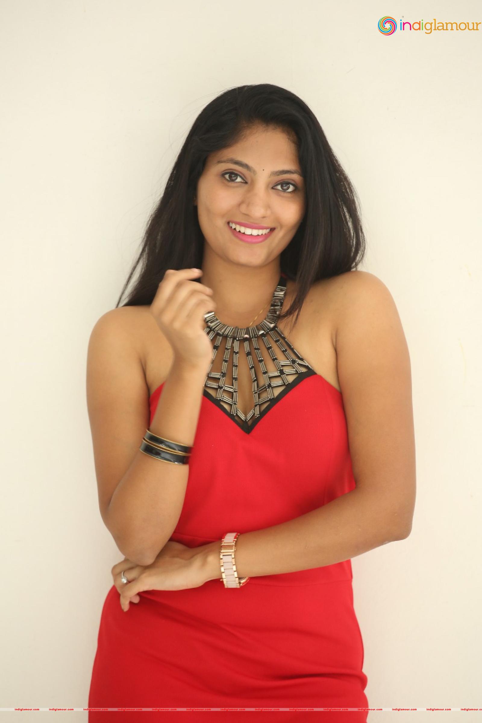 Gehana Actress hd photo