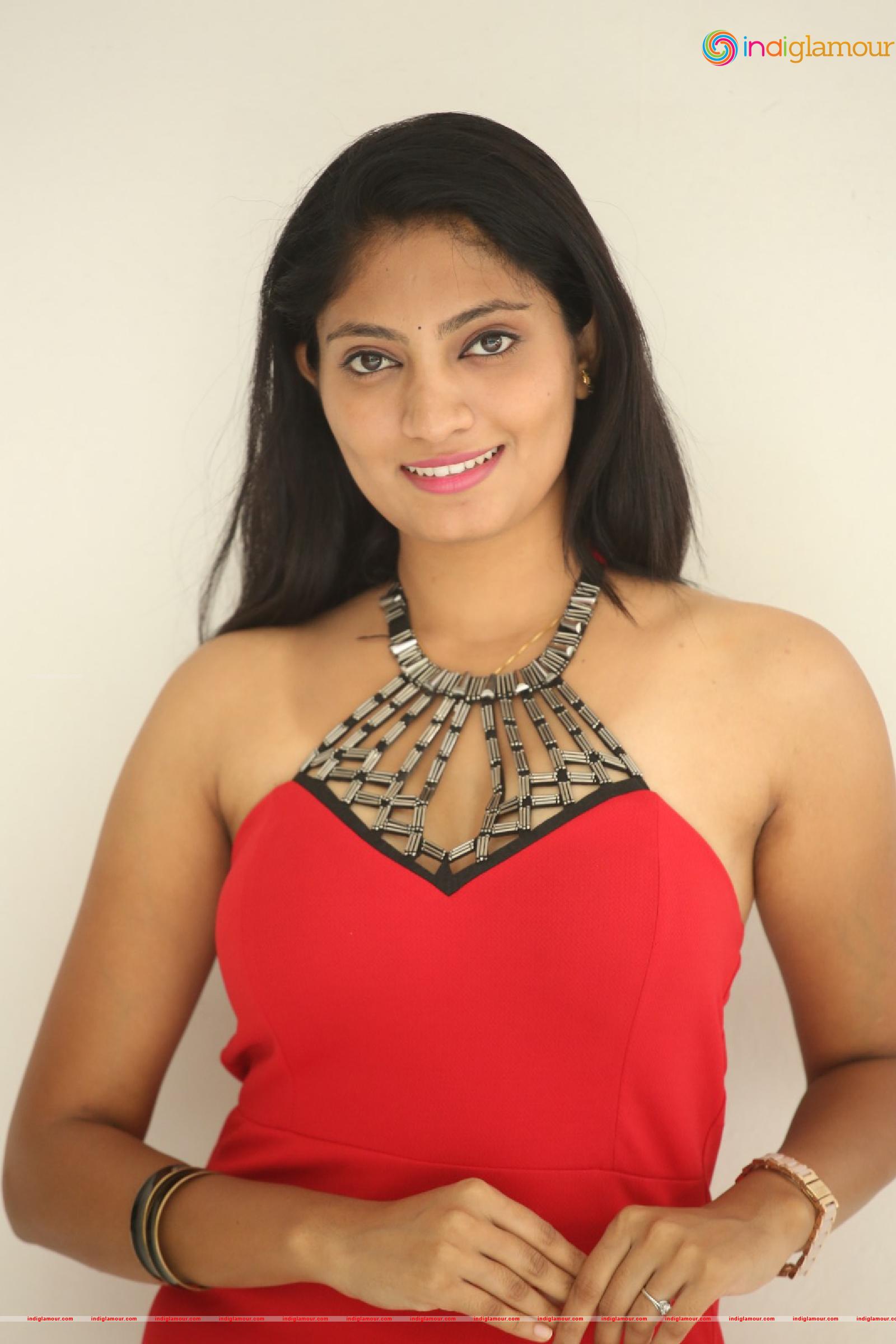 Gehana Actress hd photo