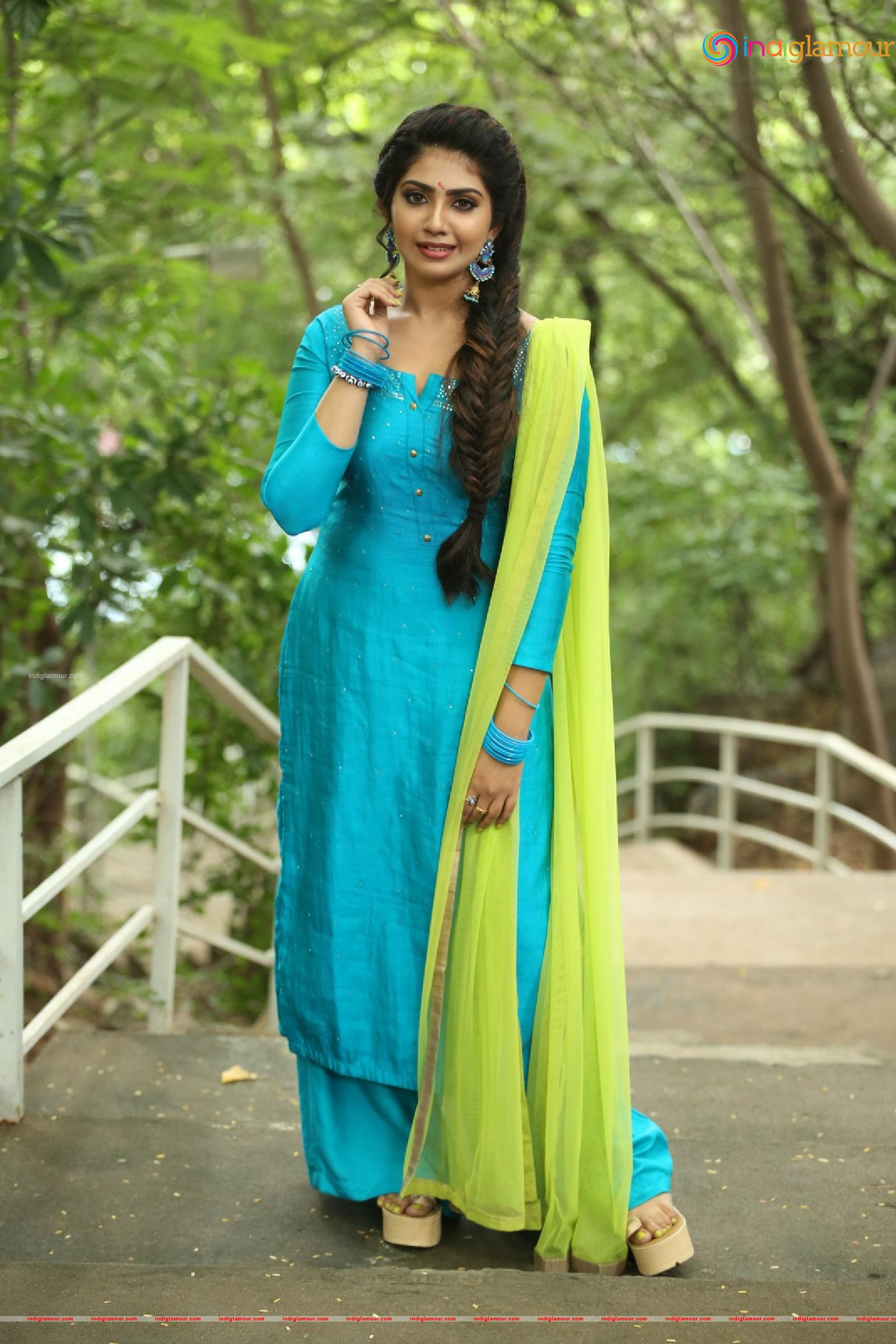 Varsha Viswanatham Actress hd photo