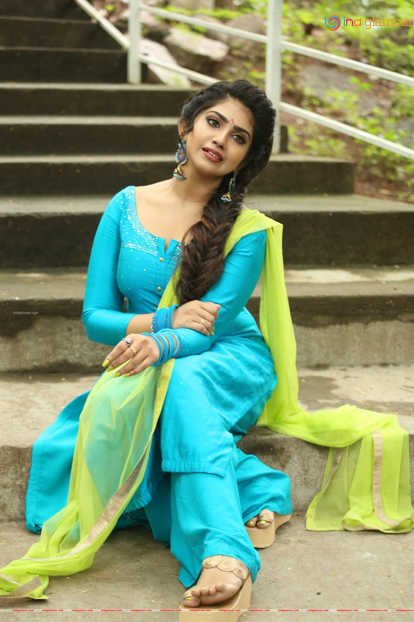 Varsha Viswanatham Actress hd photo