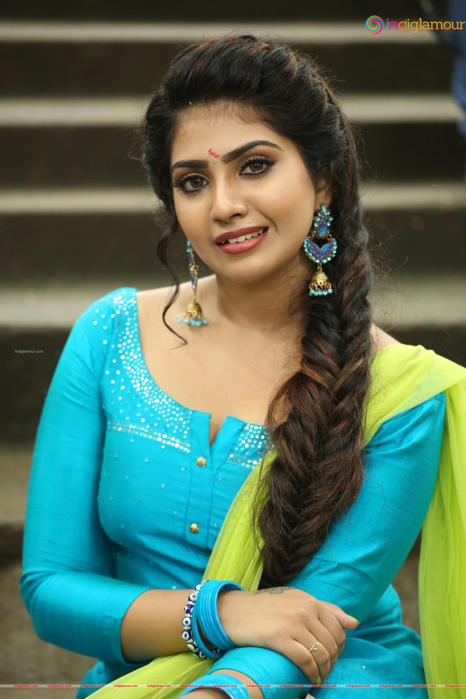 Varsha Viswanatham Actress hd photo