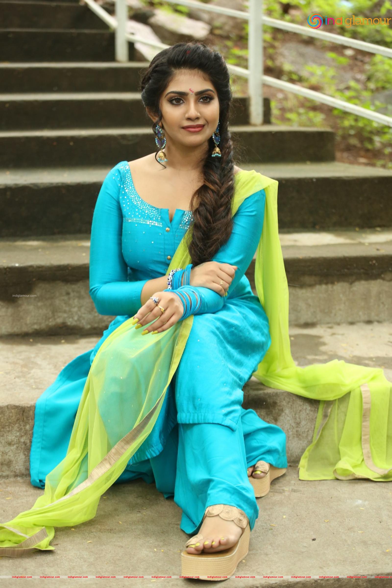 Varsha Viswanatham Actress hd photo