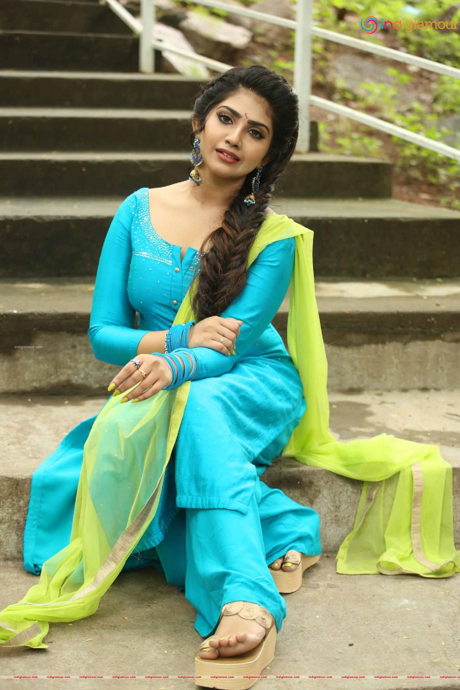 Varsha Viswanatham Actress hd photo
