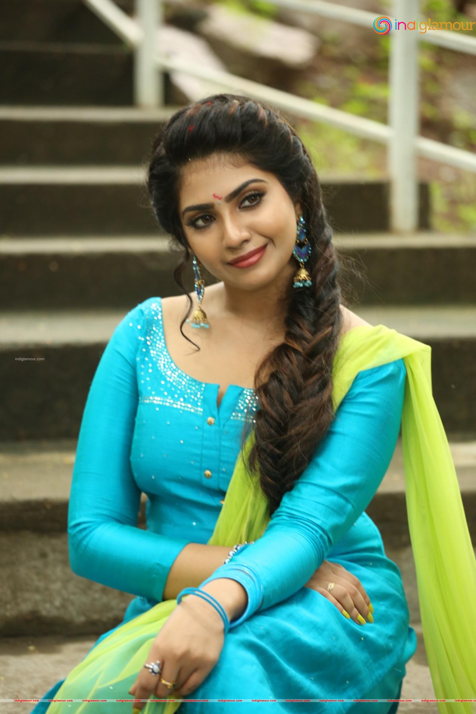Varsha Viswanatham Actress hd photo