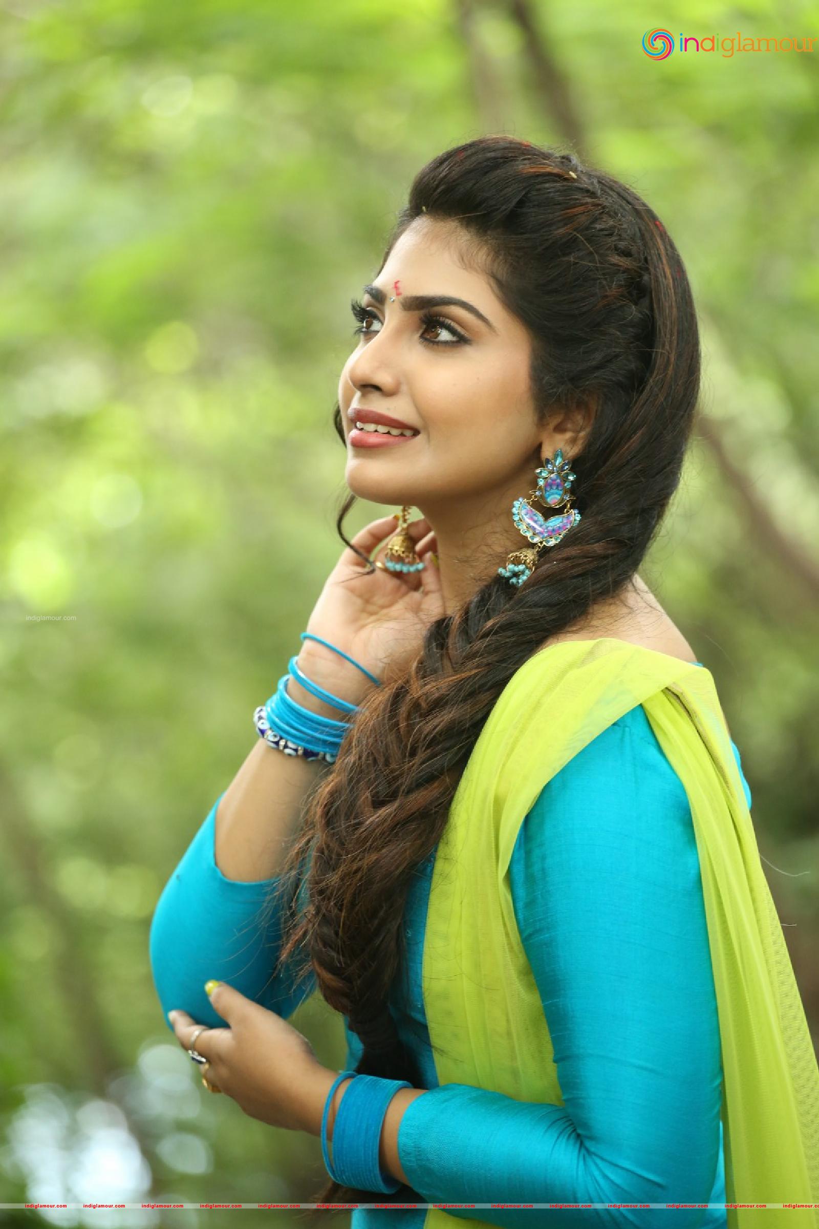 Varsha Viswanatham Actress hd photo