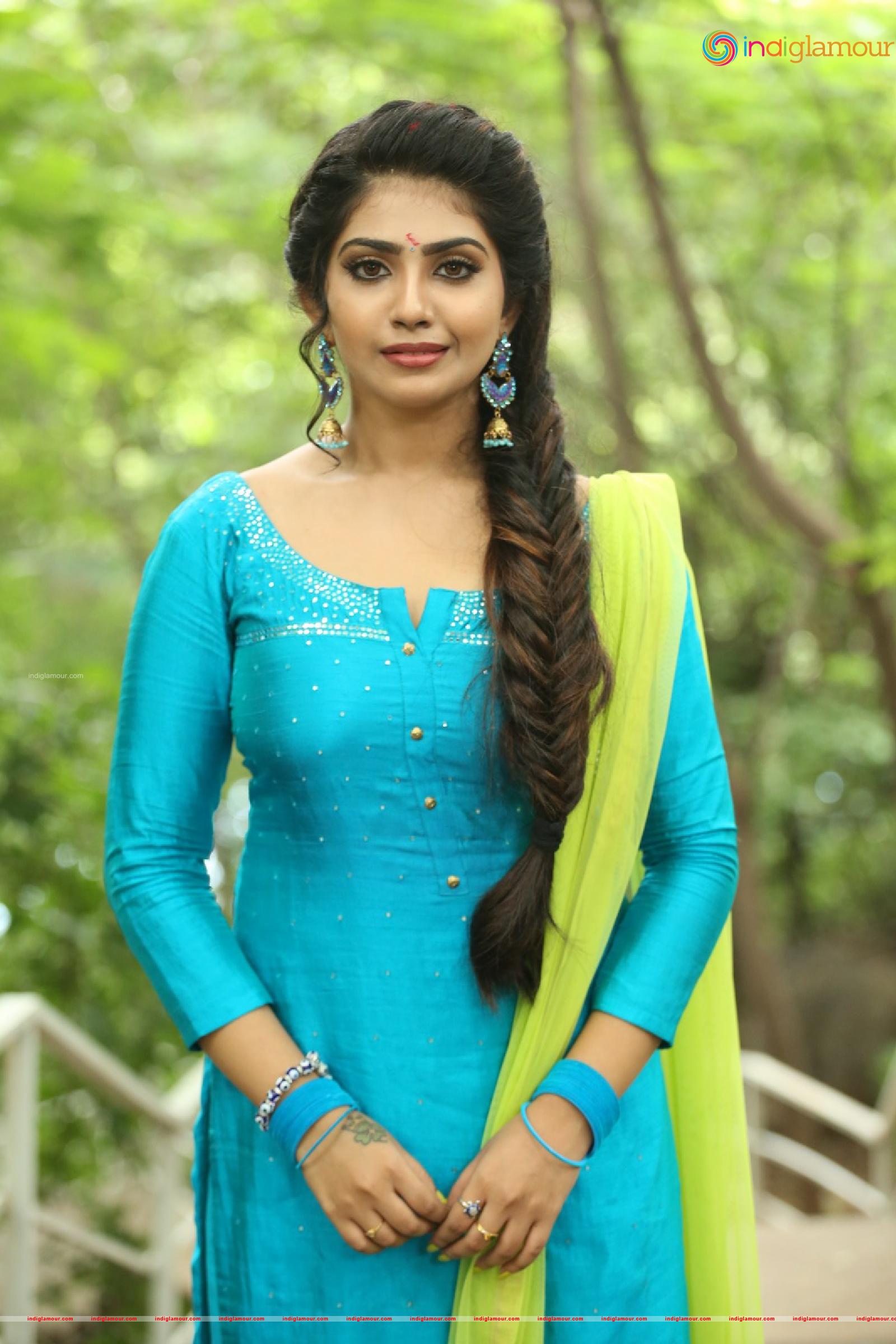 Varsha Viswanatham Actress hd photo