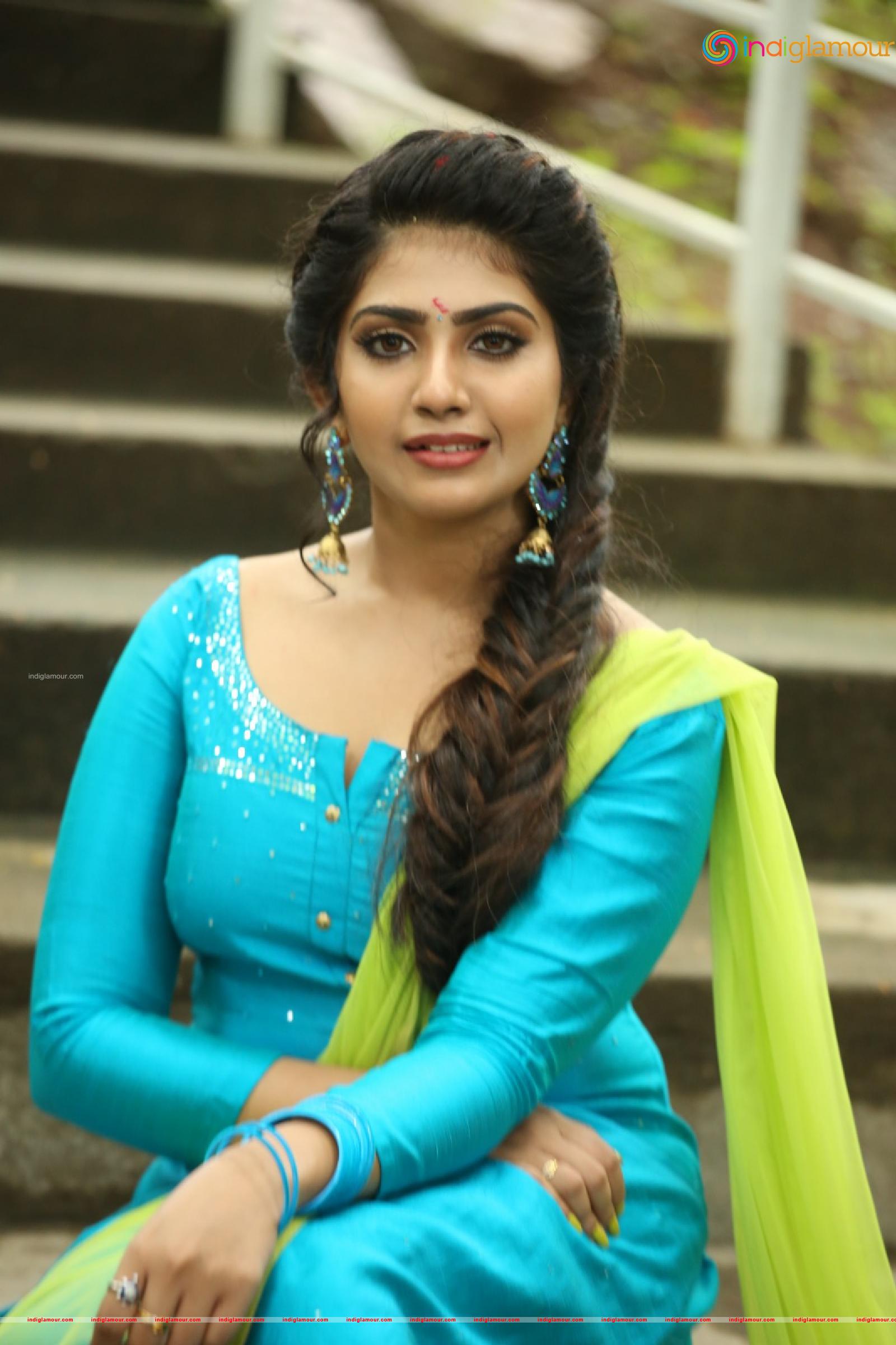 Varsha Viswanatham Actress hd photo