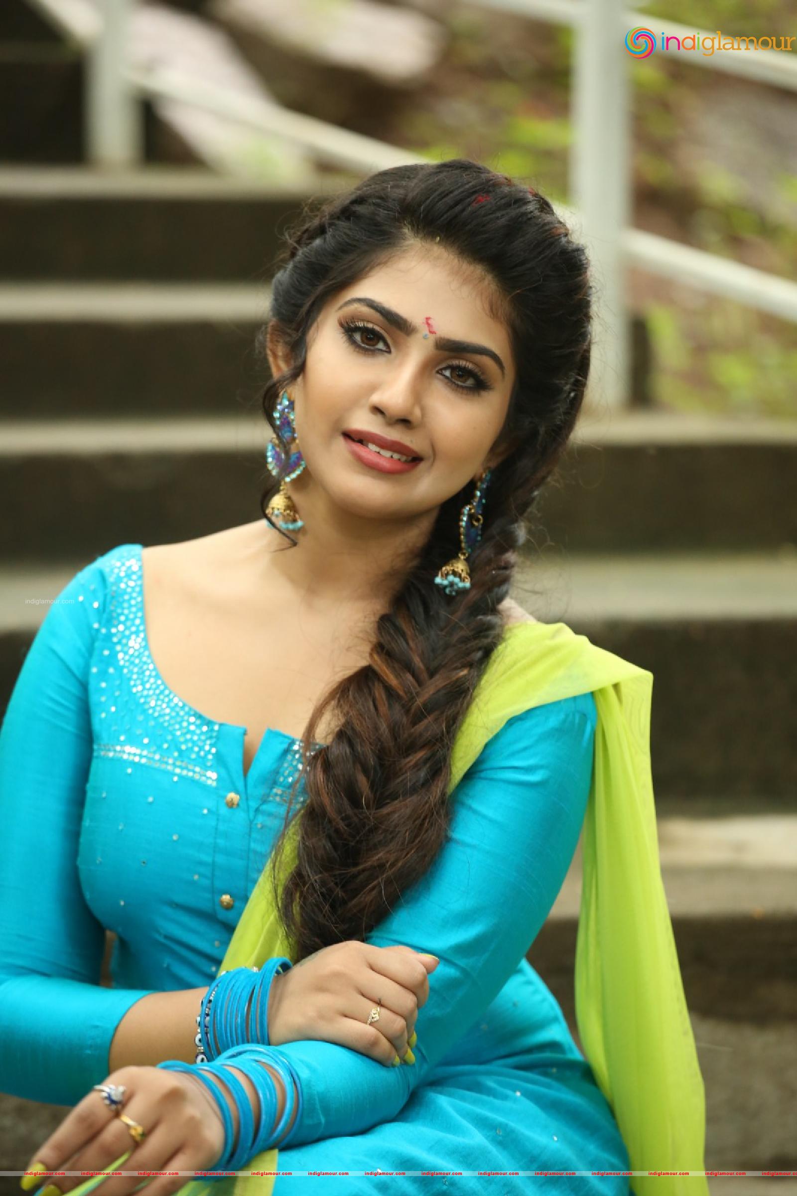 Varsha Viswanatham Actress hd photo