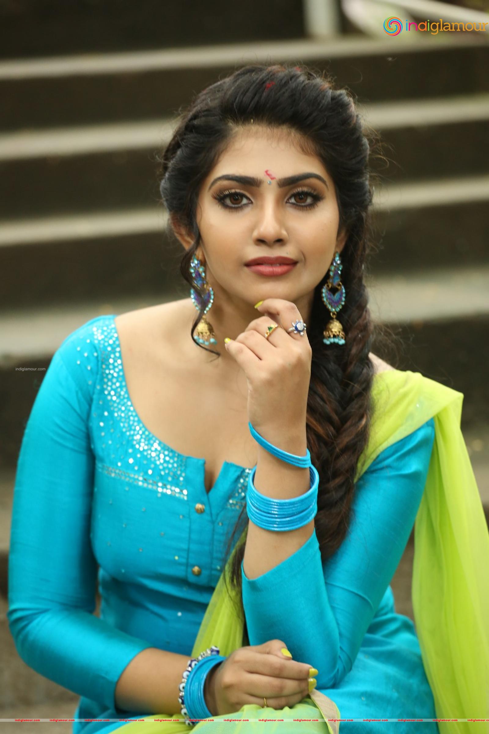 Varsha Viswanatham Actress hd photo