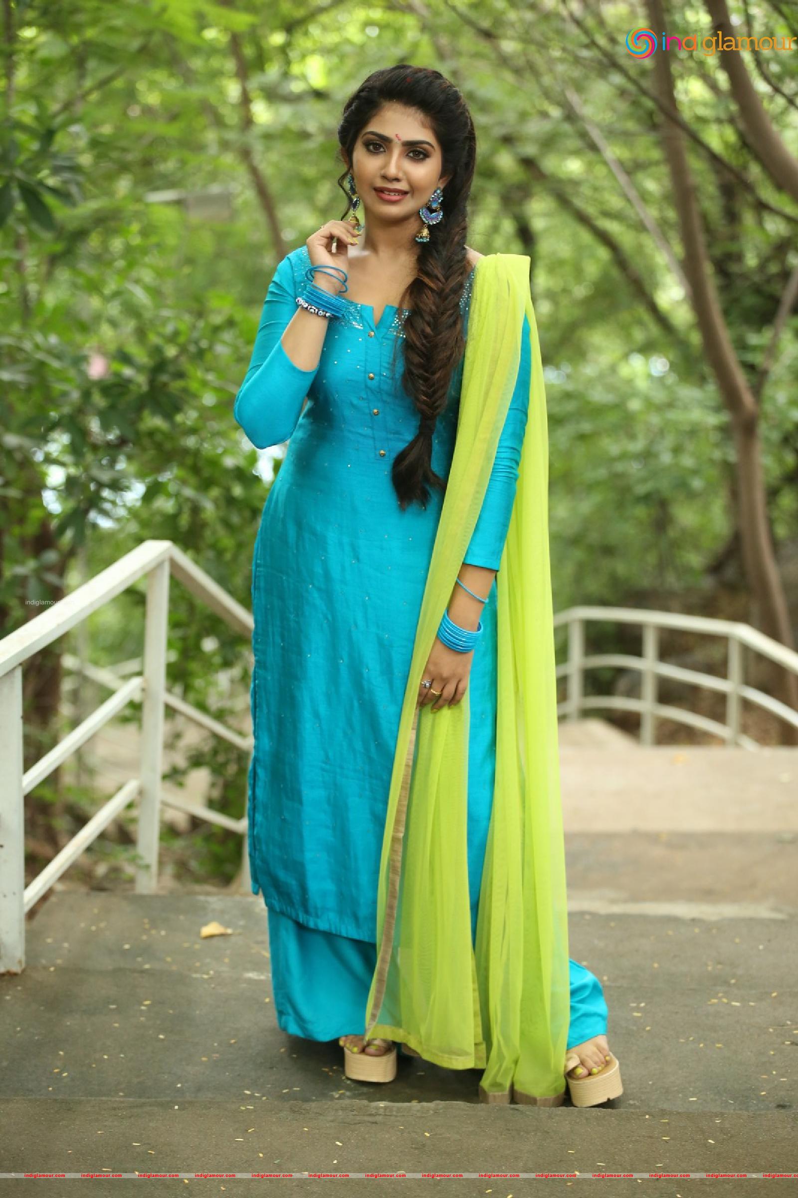 Varsha Viswanatham Actress hd photo