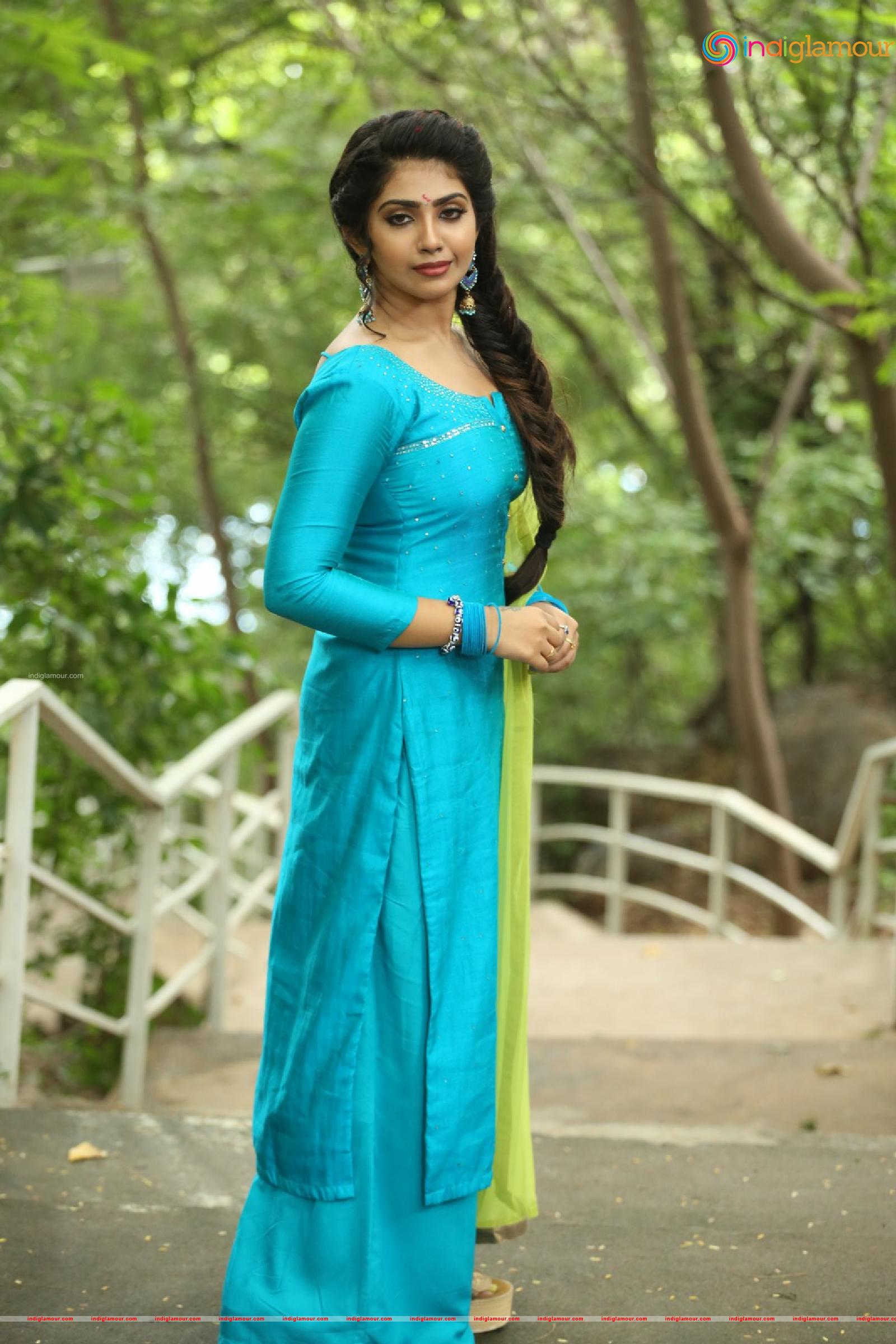 Varsha Viswanatham Actress hd photo