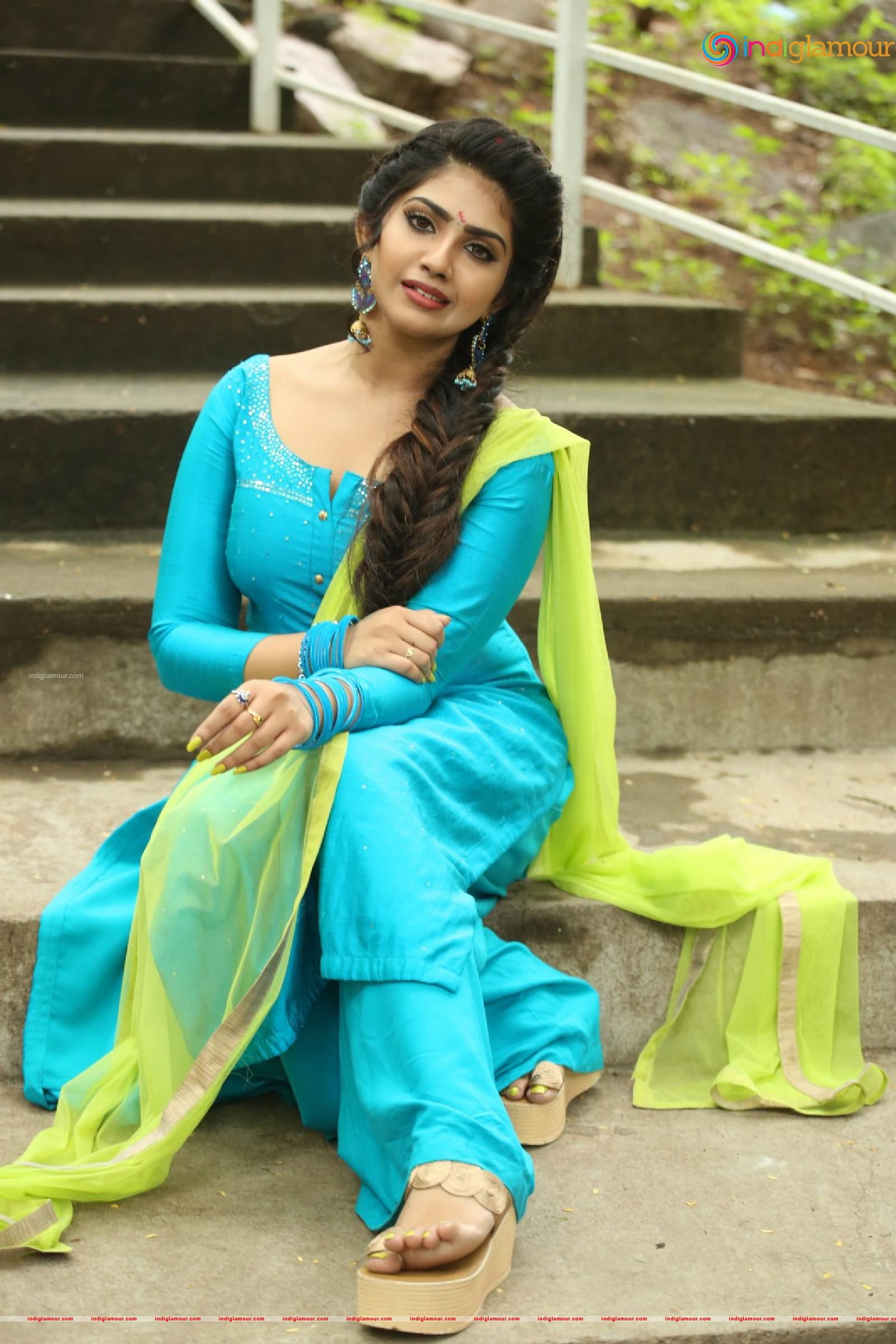 Varsha Viswanatham Actress hd photo