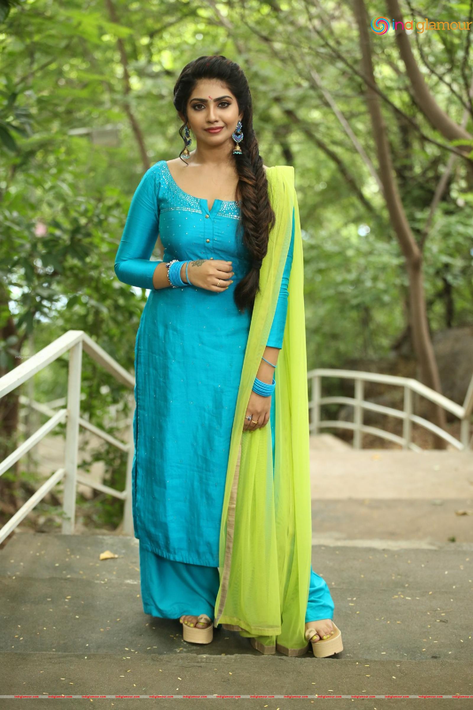 Varsha Viswanatham Actress hd photo
