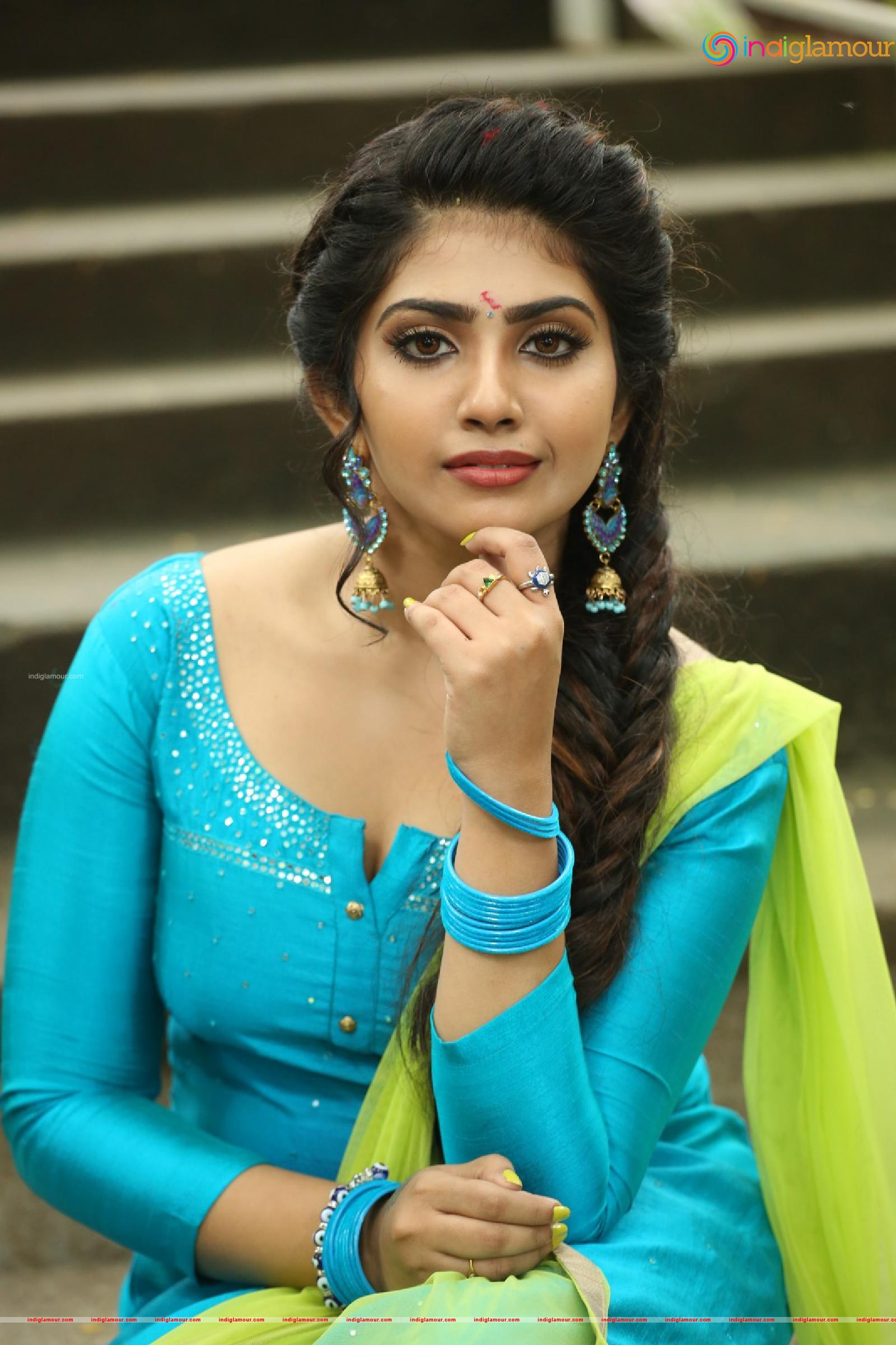 Varsha Viswanatham Actress hd photo