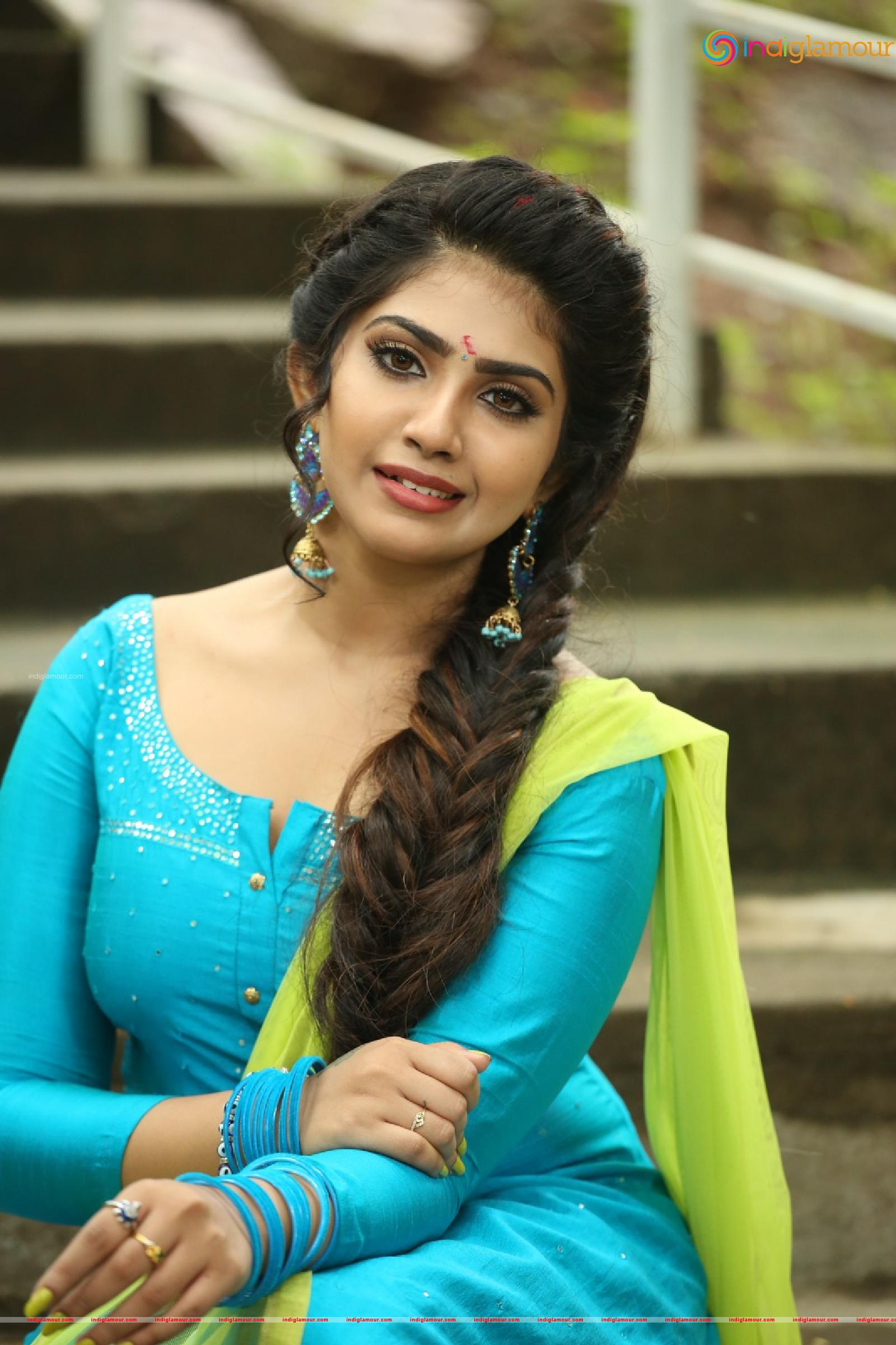 Varsha Viswanatham Actress hd photo