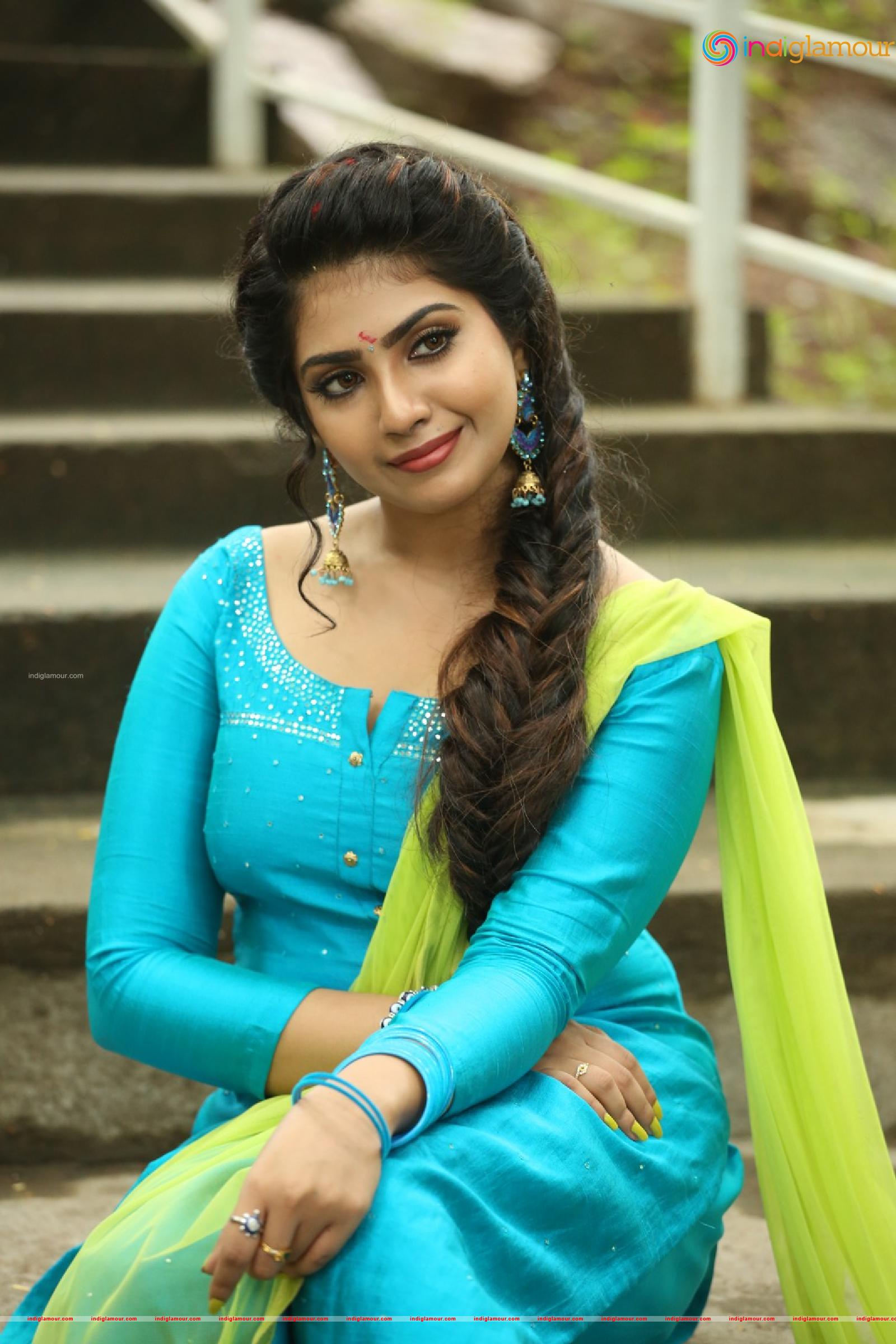 Varsha Viswanatham Actress hd photo